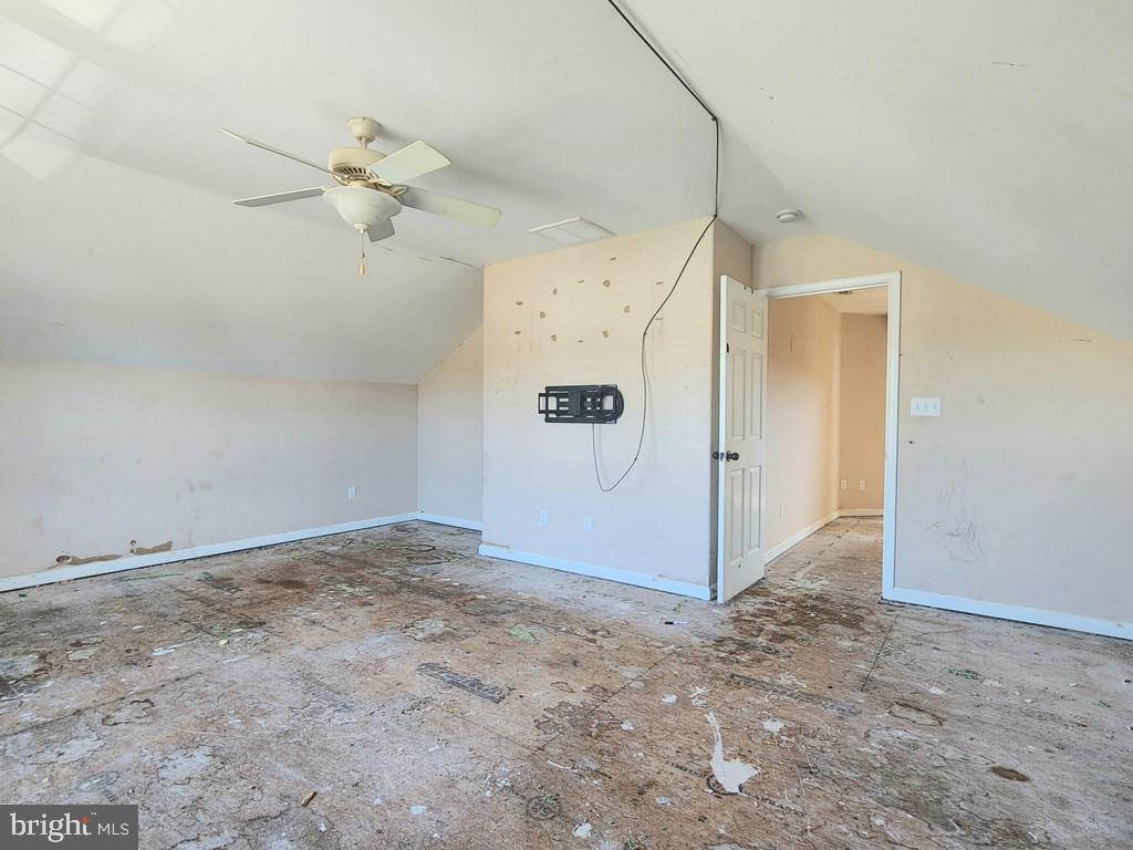 CAPTAIN'S COVE - Residential