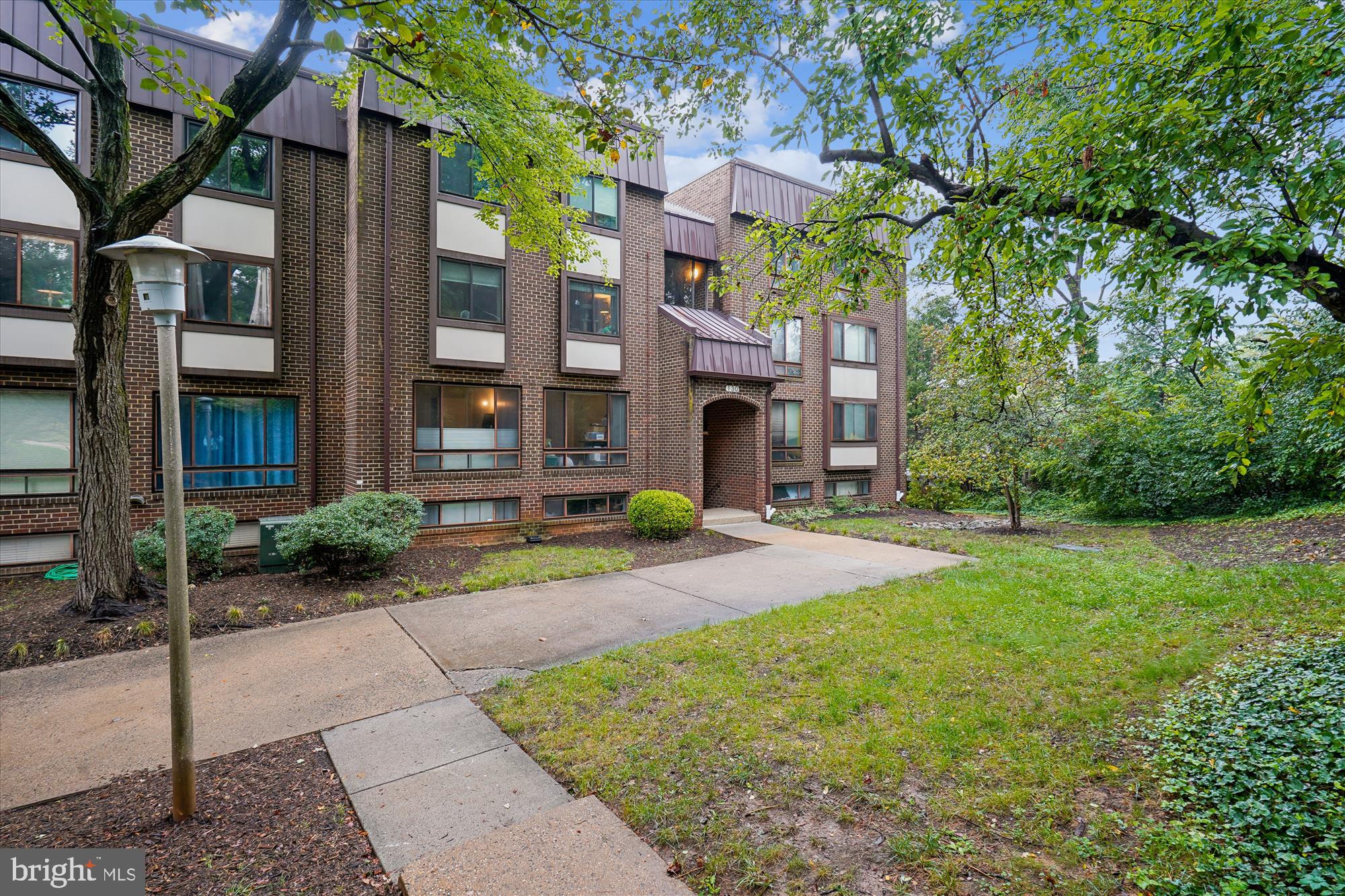 130 ROBERTS LANE 200