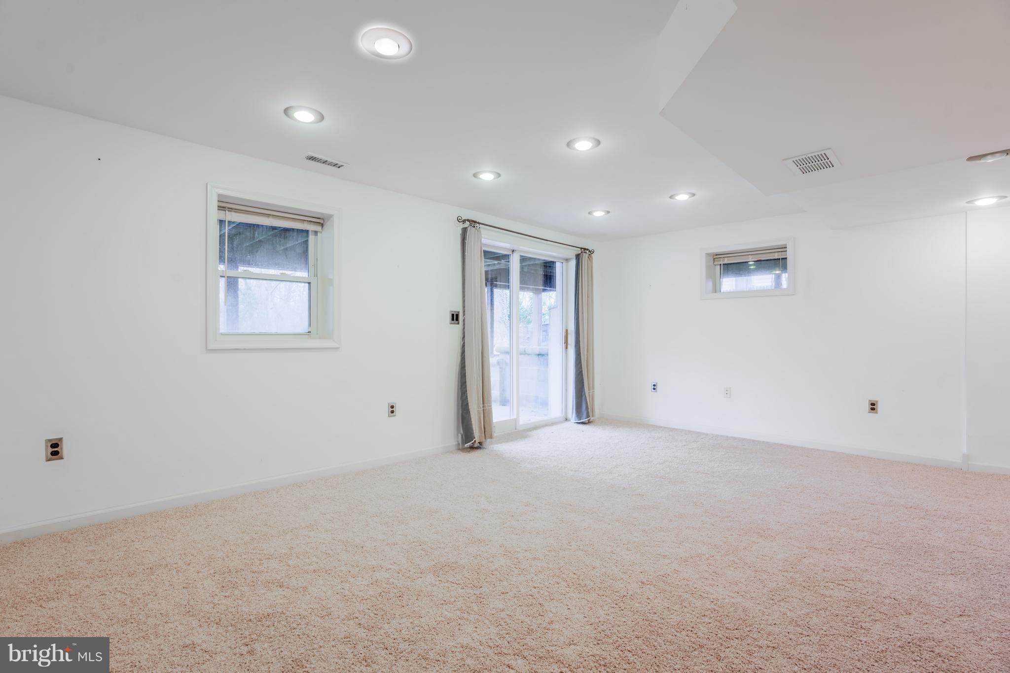 HYDE PARK - Residential