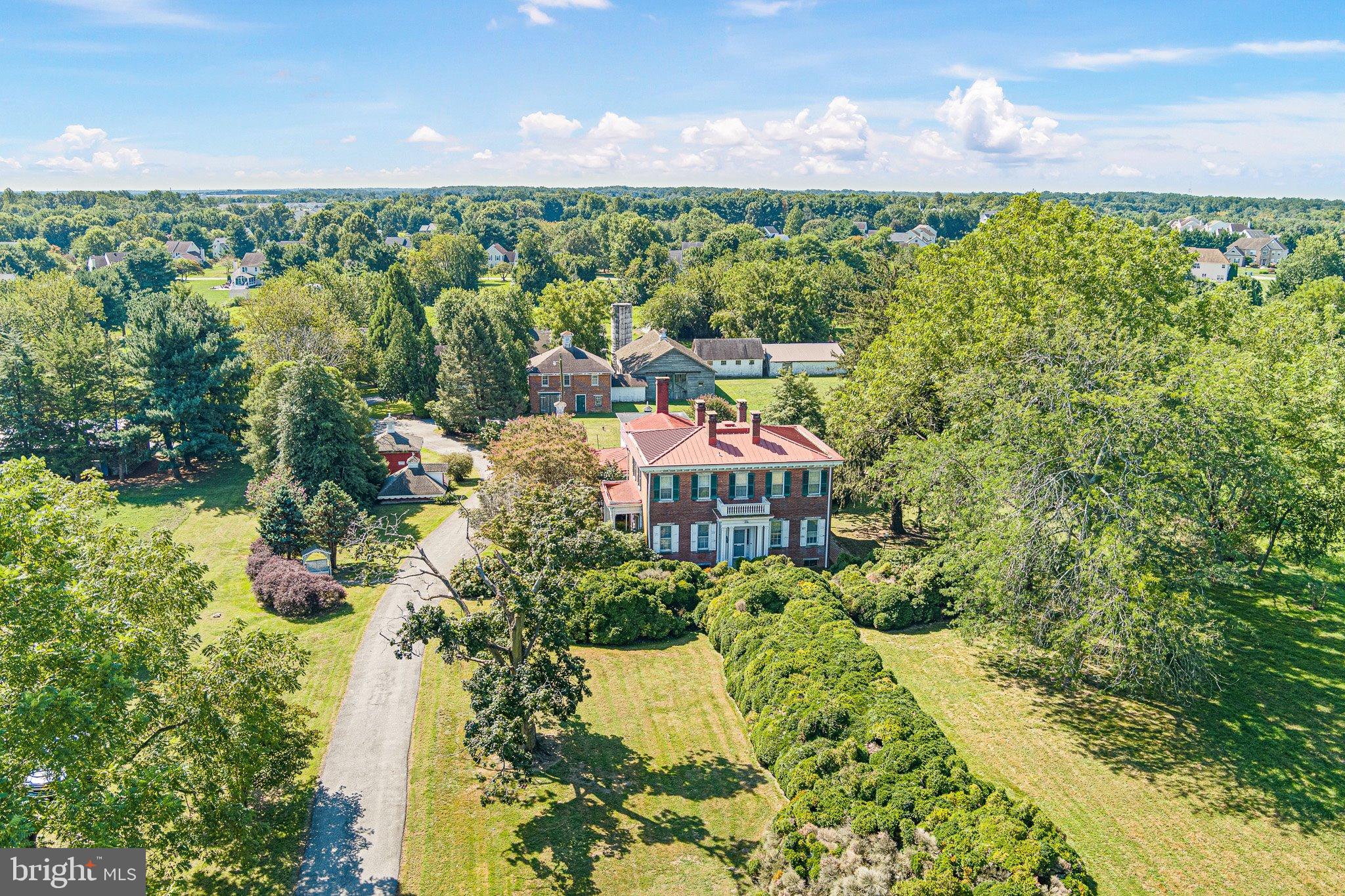 692 BAYVIEW ROAD