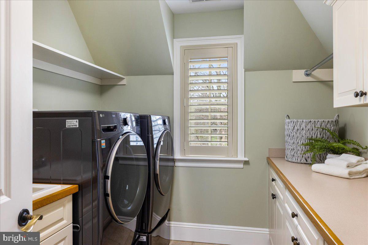 STONEYMEAD - Residential