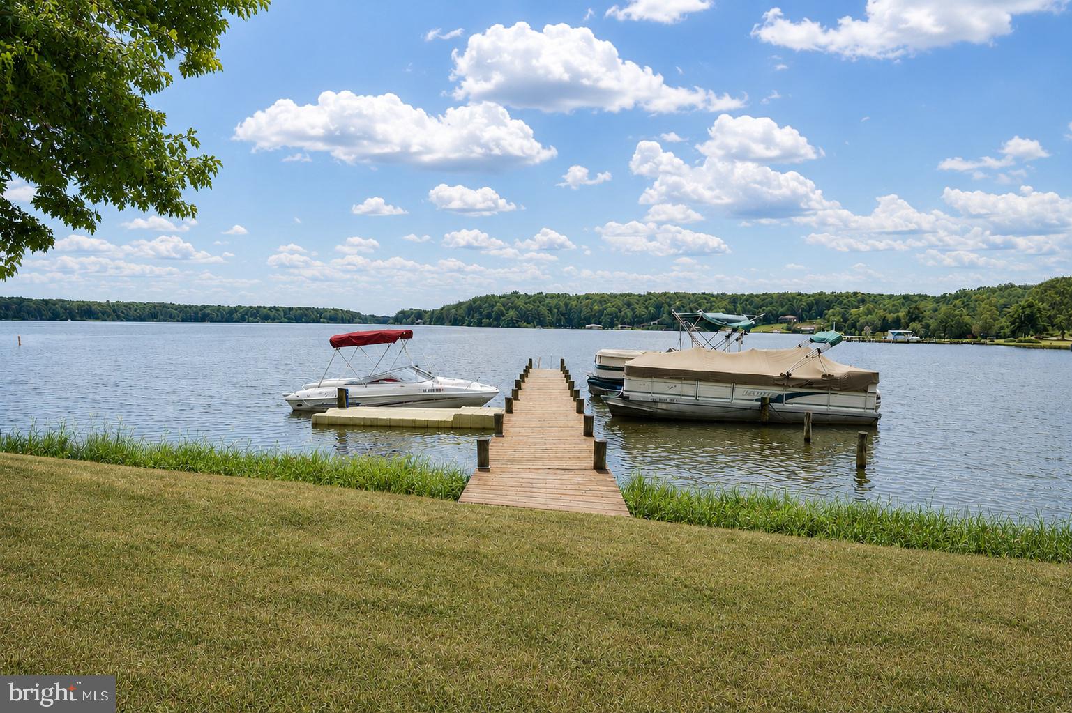 STUBBS LAKE VIEW - Residential