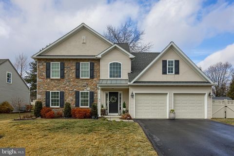 Photo of 33 Katherines Way, LANCASTER, PA 17602 (MLS # PALA2063762)