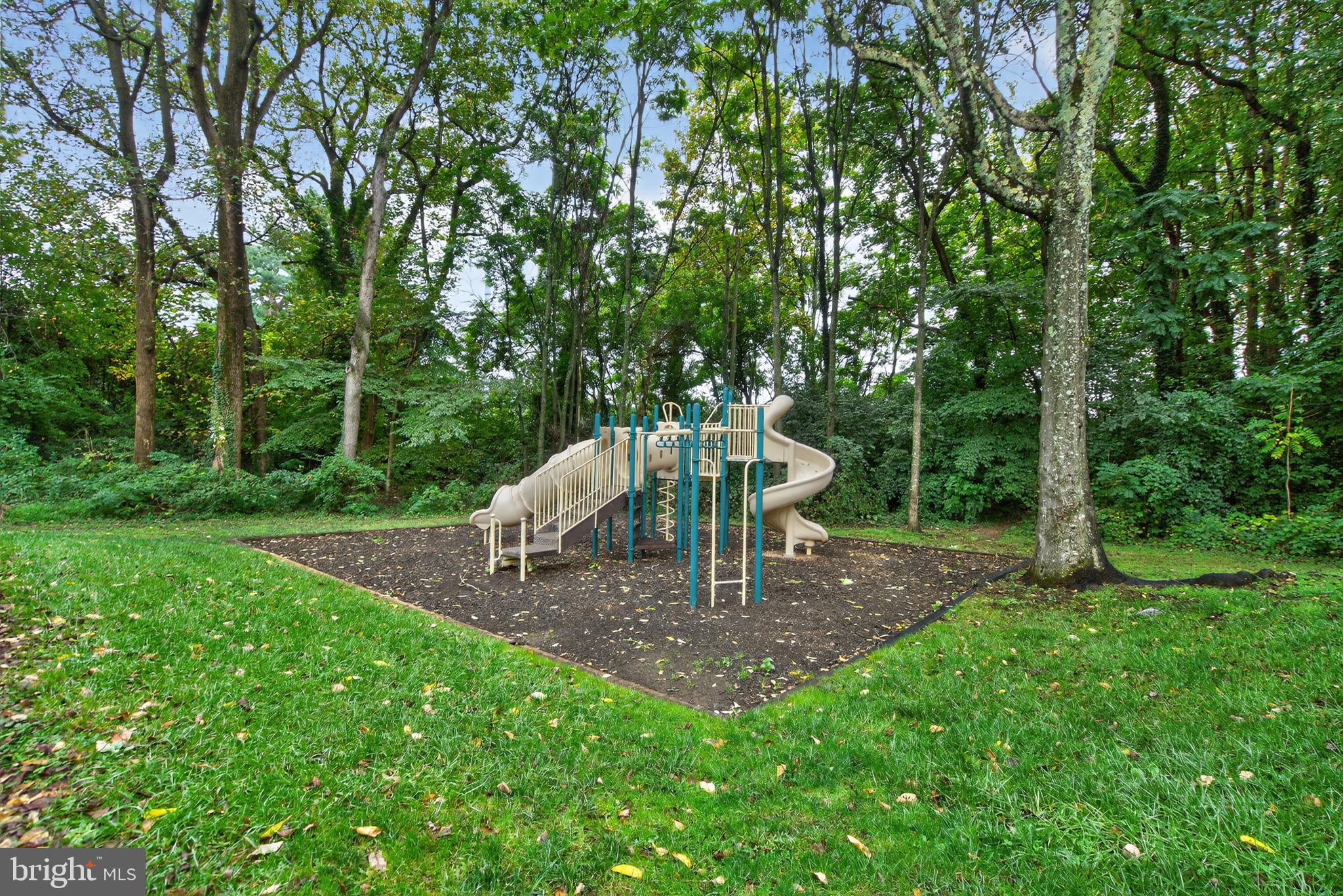 LAFAYETTE PARK CONDOMINIUM - Residential