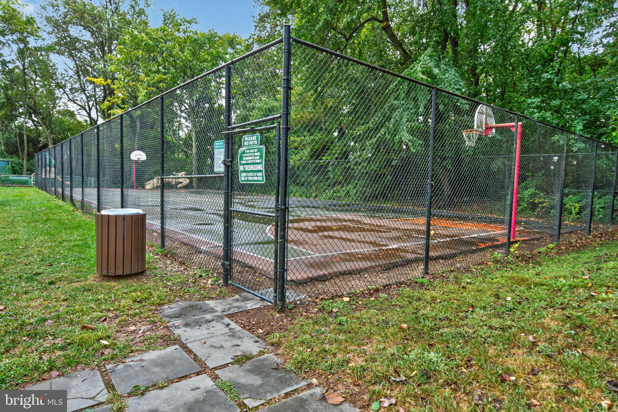 LAFAYETTE PARK CONDOMINIUM - Residential