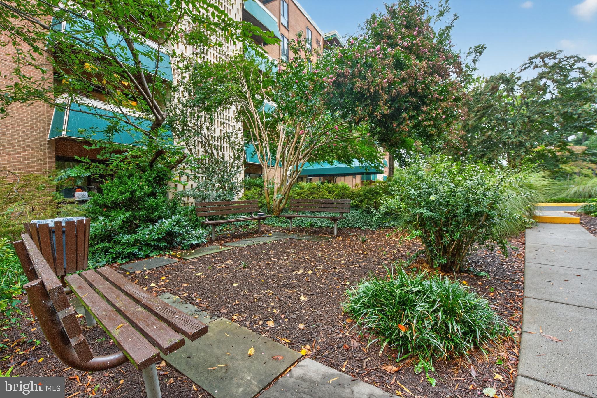 LAFAYETTE PARK CONDOMINIUM - Residential