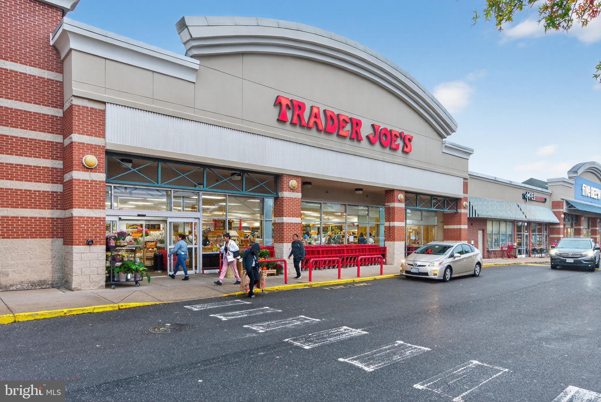 LAFAYETTE PARK CONDOMINIUM - Residential