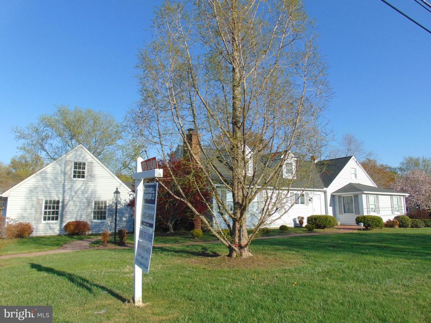 GORG REHAB-GOURMET KIT & ADJ BRKF RM-GRANITE COUNTERS-CHERRY CABS-CERAMIC FLRS-STAINLESS APPLS-HUGE LR/DR COMBO W/WOODBURNING FP-MAIN LEV FR & SUNRM + BRAND NEW WELL & SEPTIC SYS...PROPERTY LOOKS & FEELS LIKE NEW CONSTRUCTION! EXPANSIVE REAR PORCH OVERLKS PREM 1.20 LEV LOT BACKING TO TREES W/BREEZEWAY TO 2+CAR DET'D GARG & 6+/- CAR DRIVEWAY! MINS FR I95 & APG. DON'T MISS OUT--JUST REDUCED $10K!