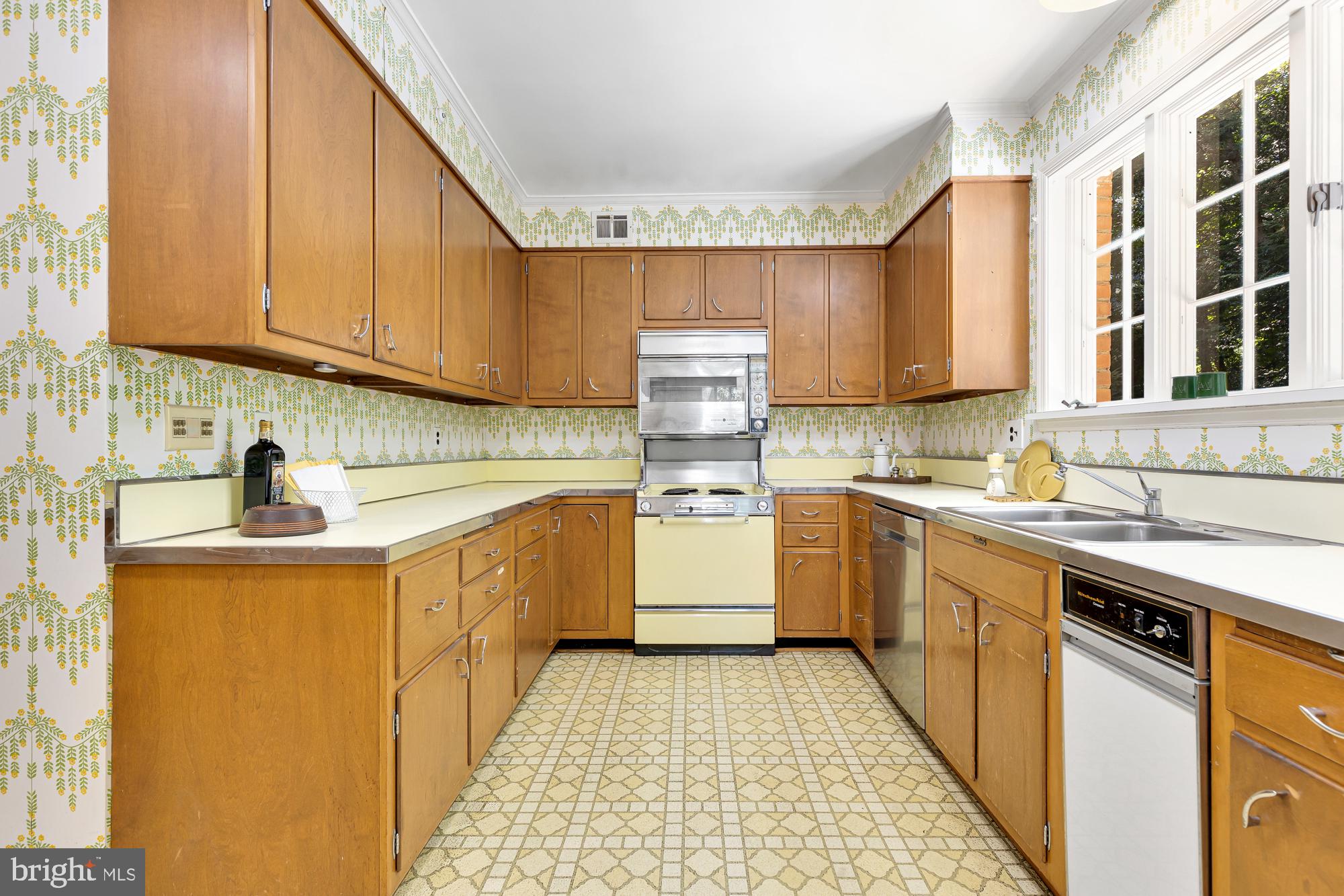 WESTMORELAND HILLS - Residential