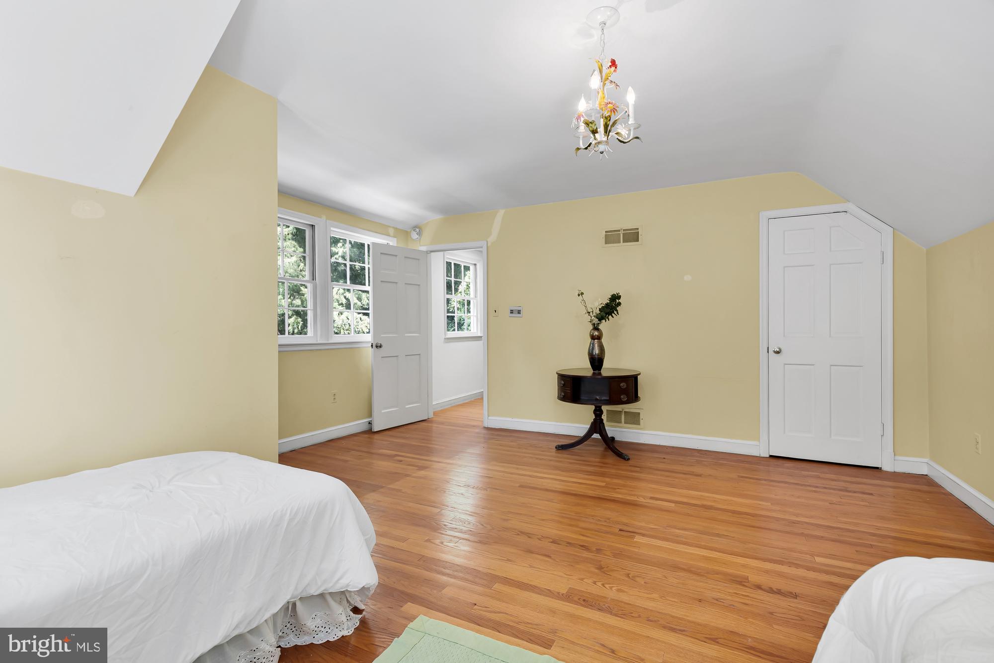 WESTMORELAND HILLS - Residential