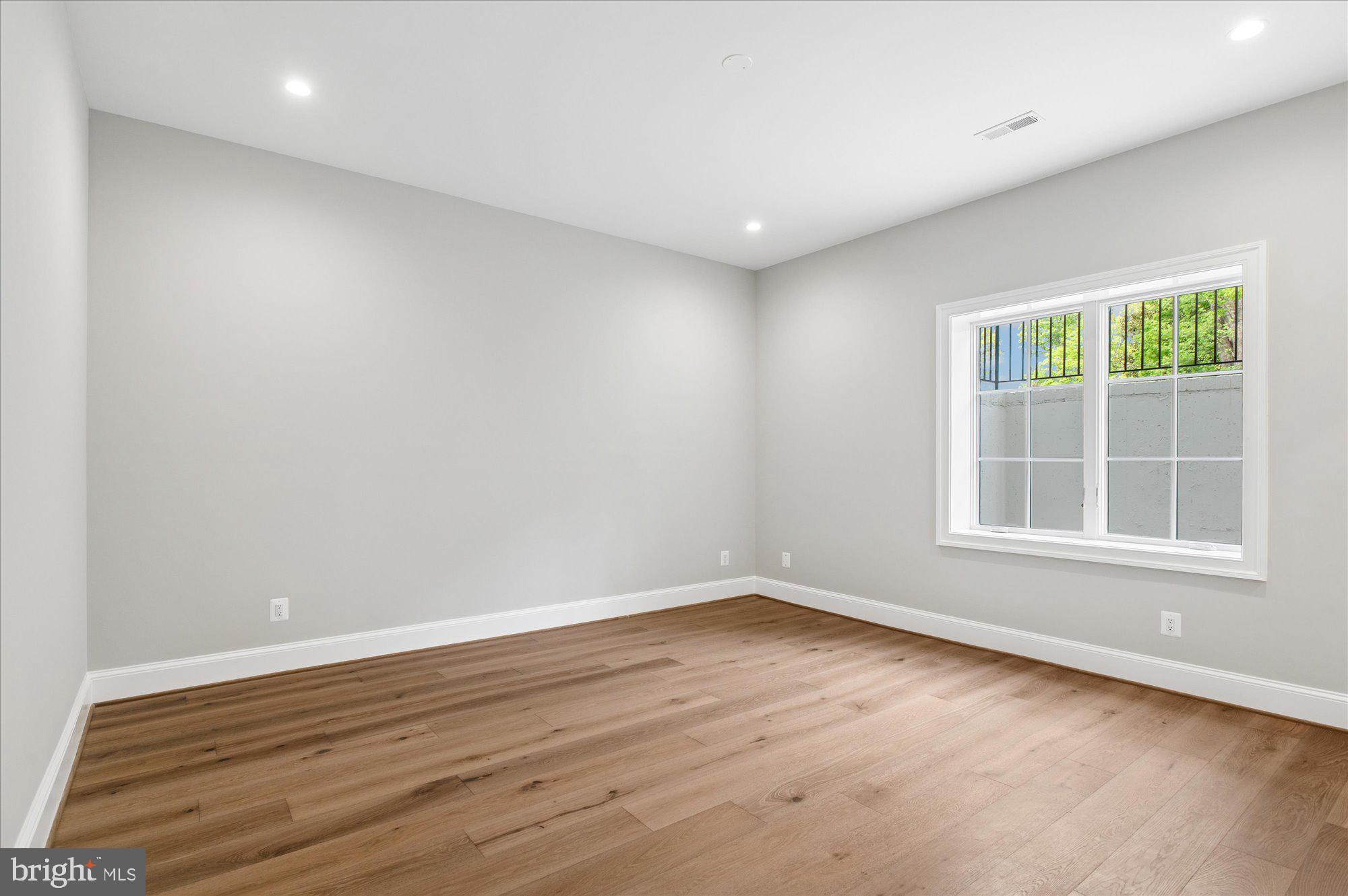 CHESTERBROOK WOODS - Residential