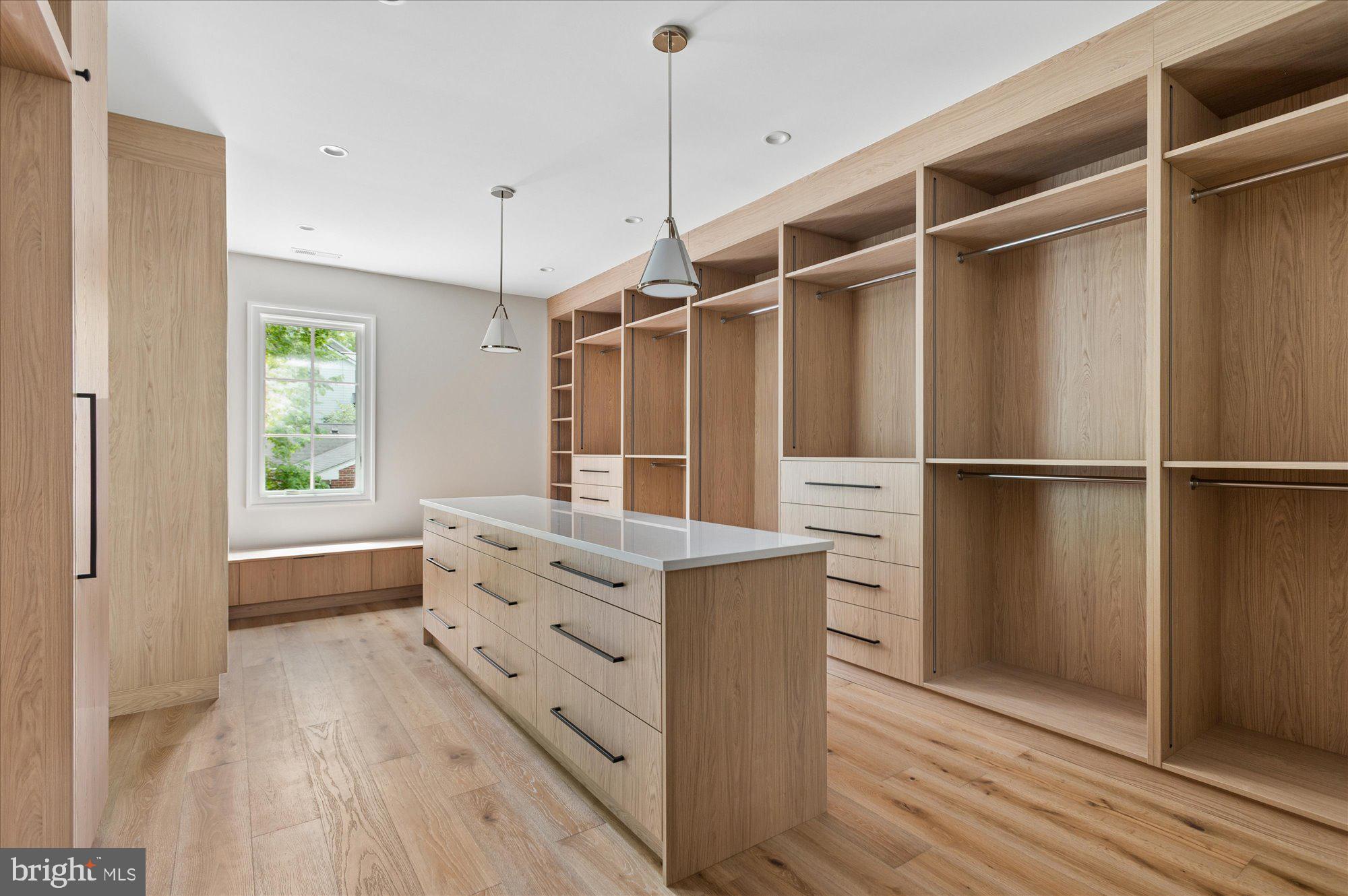 CHESTERBROOK WOODS - Residential