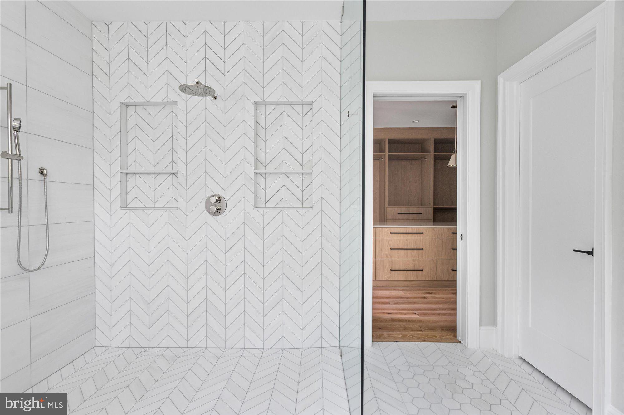 CHESTERBROOK WOODS - Residential