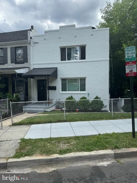 MLS: DCDC2260384