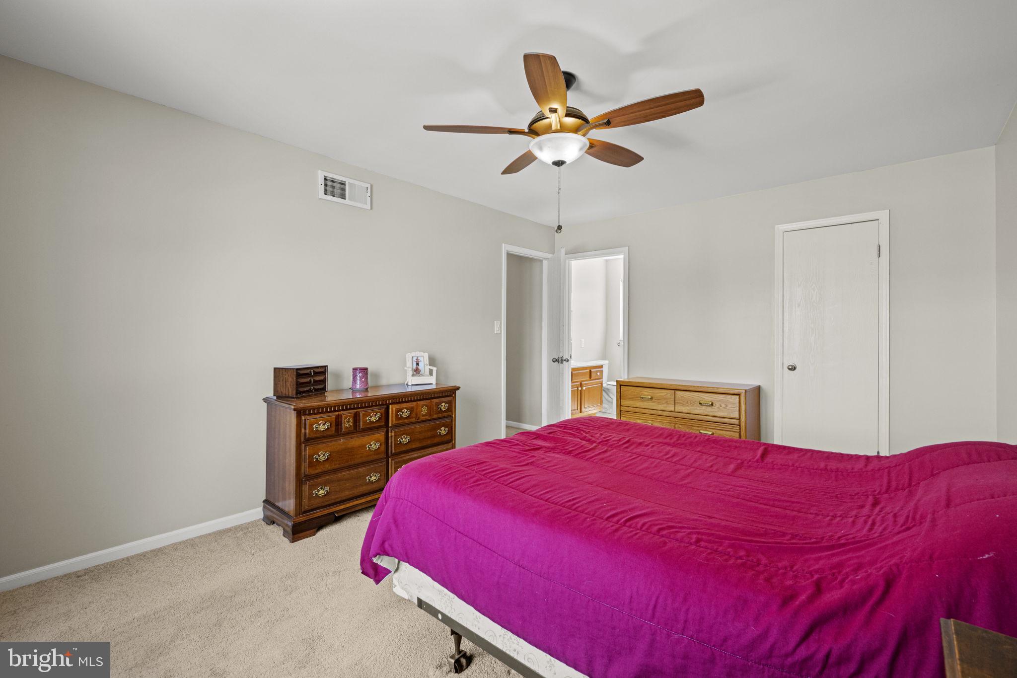 LAMPLIGHT VILLAGE - Residential