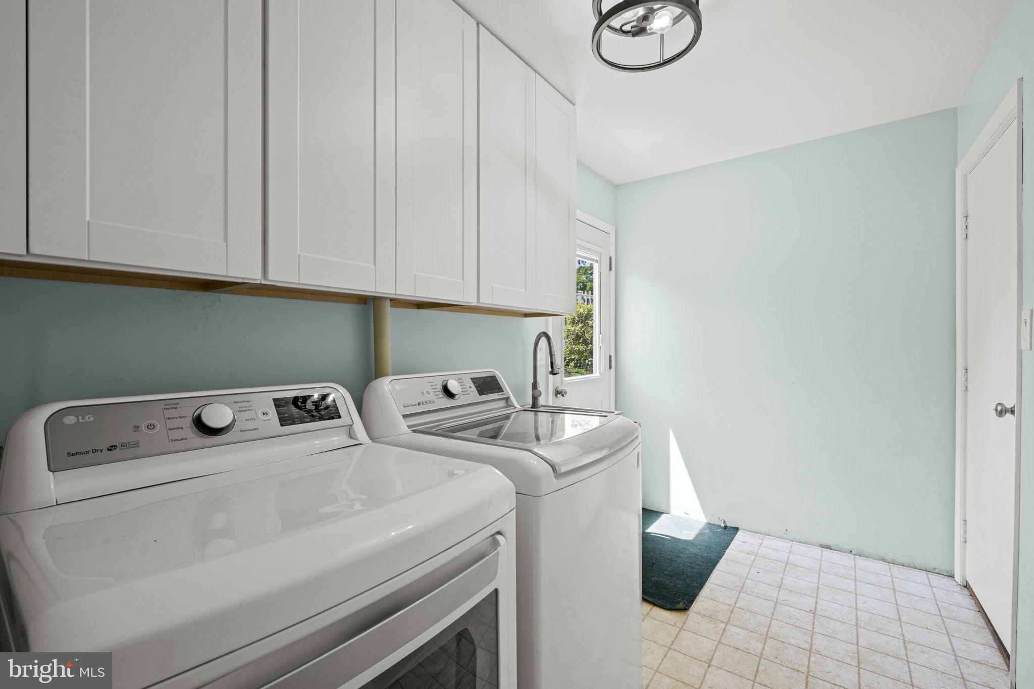 LAMPLIGHT VILLAGE - Residential