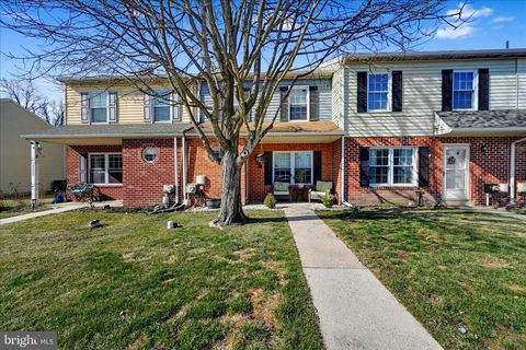 Townhouse For Sale - 2627 Barclay Street<br/> COATESVILLE, PA 19320
