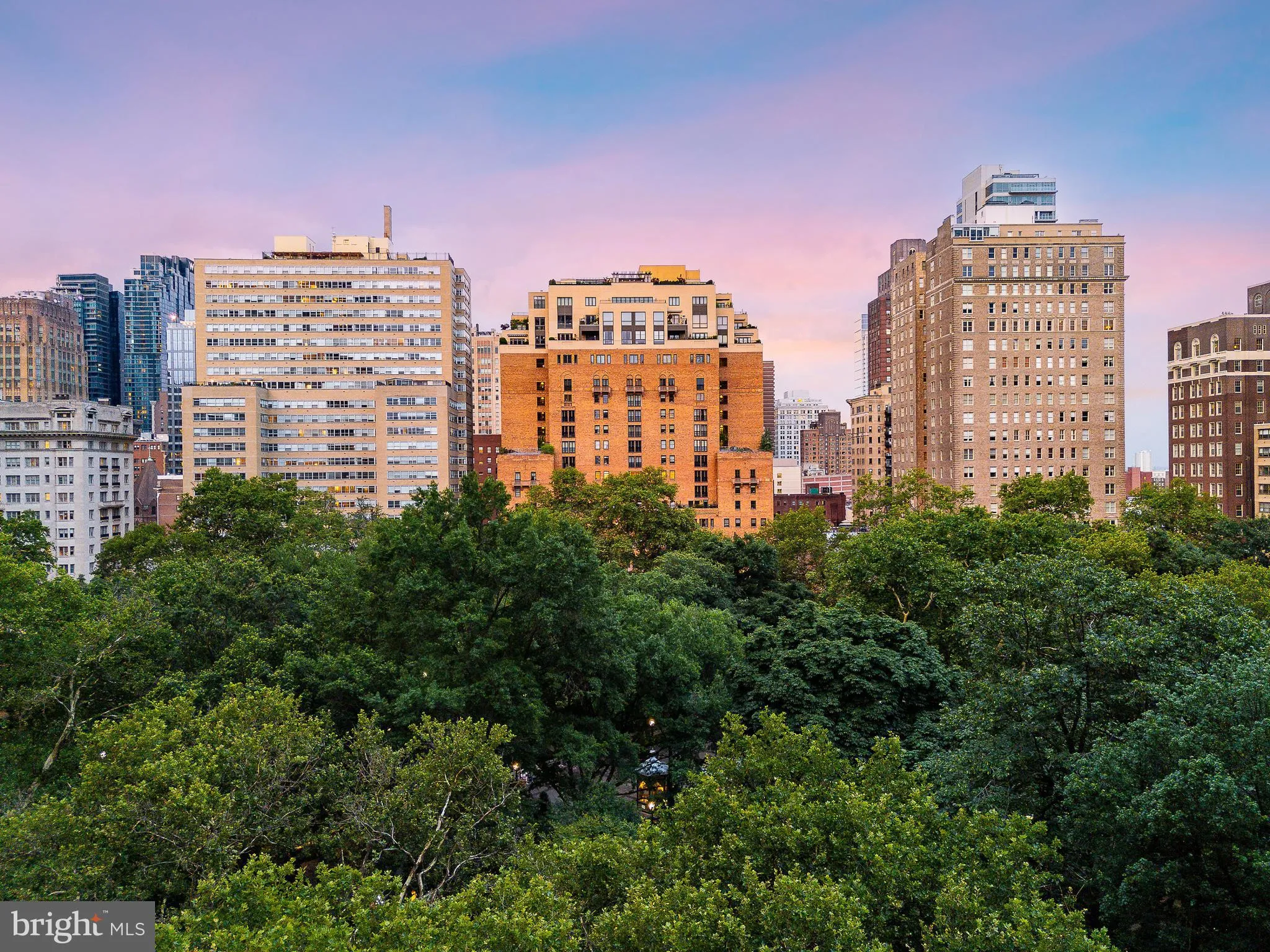 Philadelphia, Pennsylvania 19103, United States, 3 Bedrooms Bedrooms, ,3 BathroomsBathrooms,Residential,Active,167340