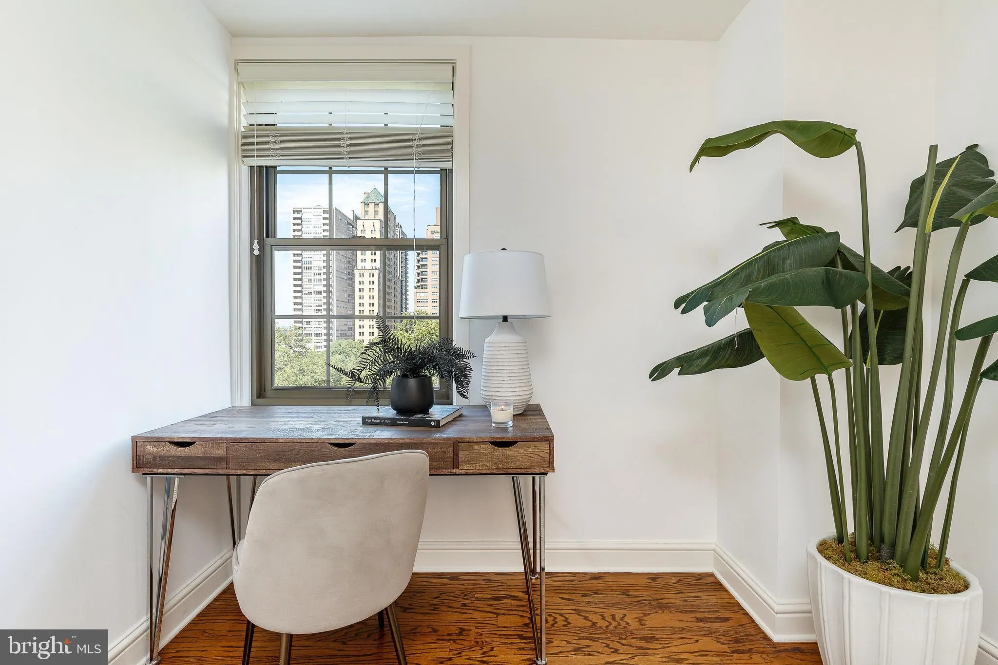 Philadelphia, Pennsylvania 19103, United States, 3 Bedrooms Bedrooms, ,3 BathroomsBathrooms,Residential,Active,167340