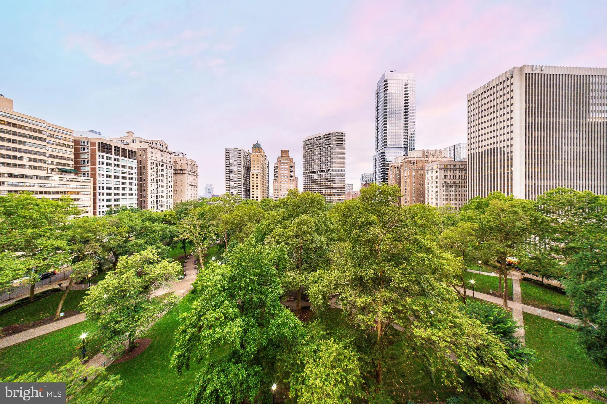 Philadelphia, Pennsylvania 19103, United States, 3 Bedrooms Bedrooms, ,3 BathroomsBathrooms,Residential,Active,167340