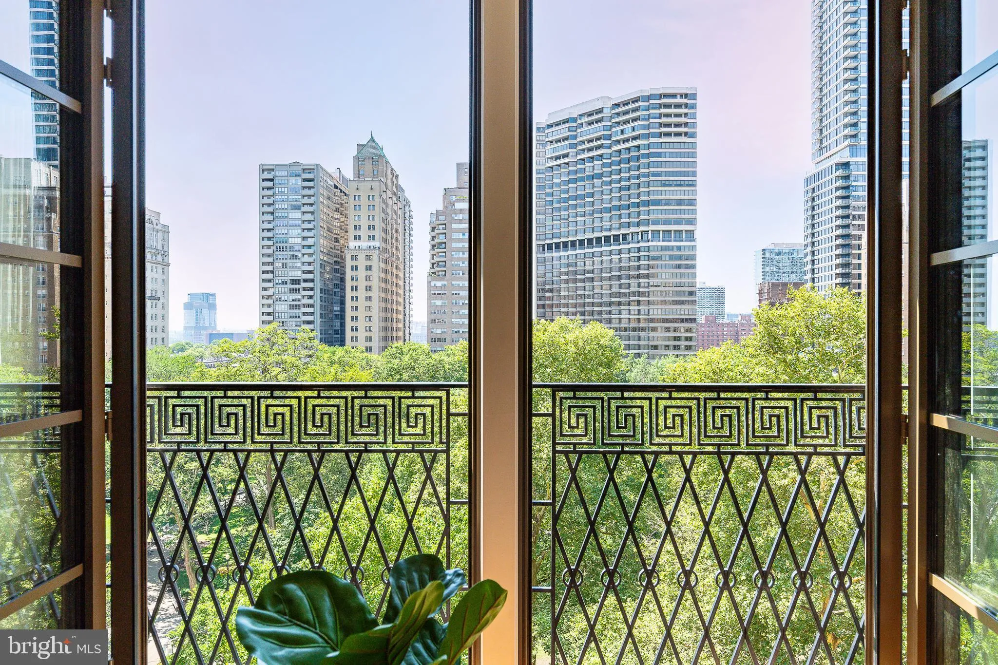 Philadelphia, Pennsylvania 19103, United States, 3 Bedrooms Bedrooms, ,3 BathroomsBathrooms,Residential,Active,167340