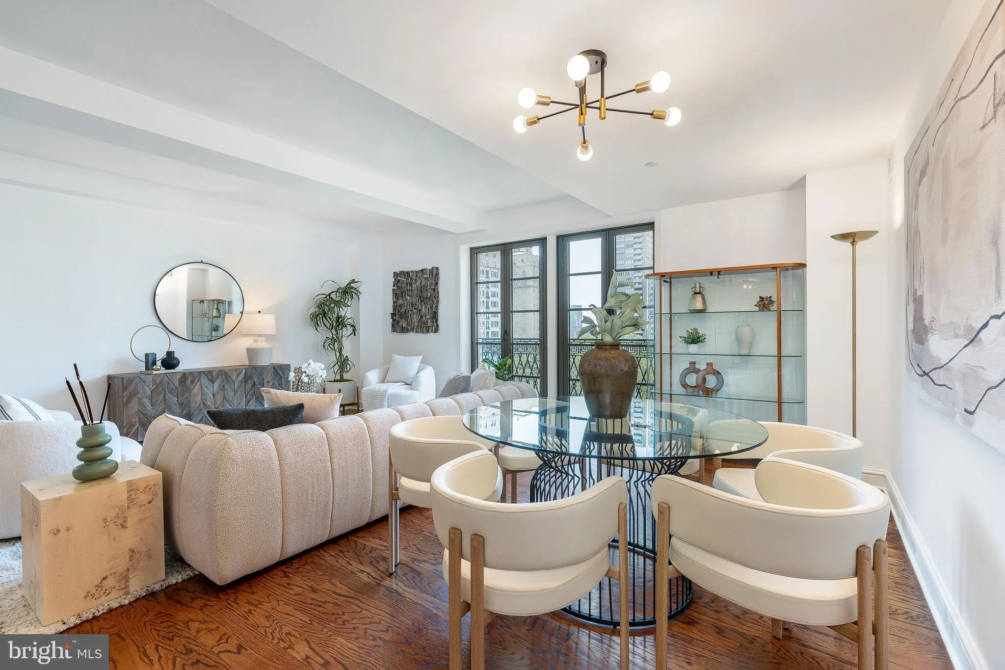 Philadelphia, Pennsylvania 19103, United States, 3 Bedrooms Bedrooms, ,3 BathroomsBathrooms,Residential,Active,167340