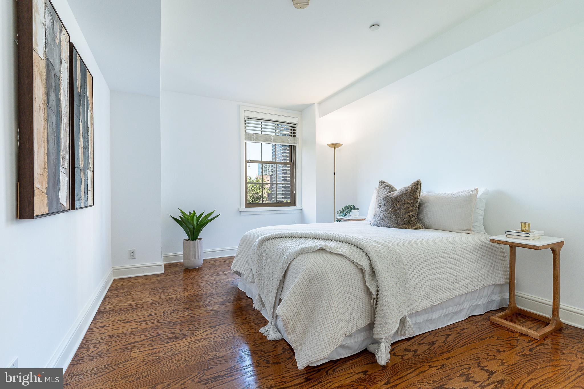 RITTENHOUSE SQUARE - Residential