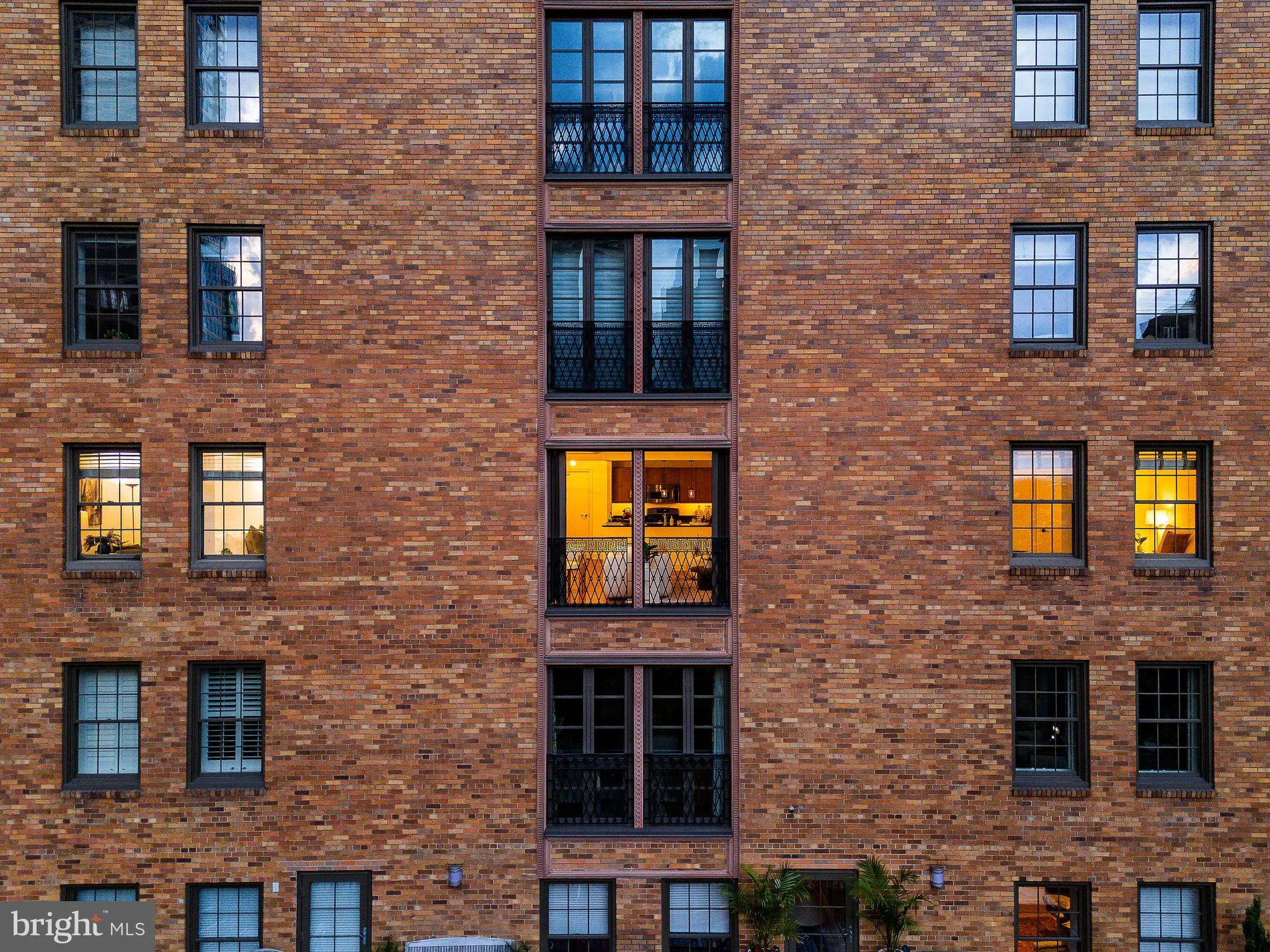 Philadelphia, Pennsylvania 19103, United States, 3 Bedrooms Bedrooms, ,3 BathroomsBathrooms,Residential,Active,167340