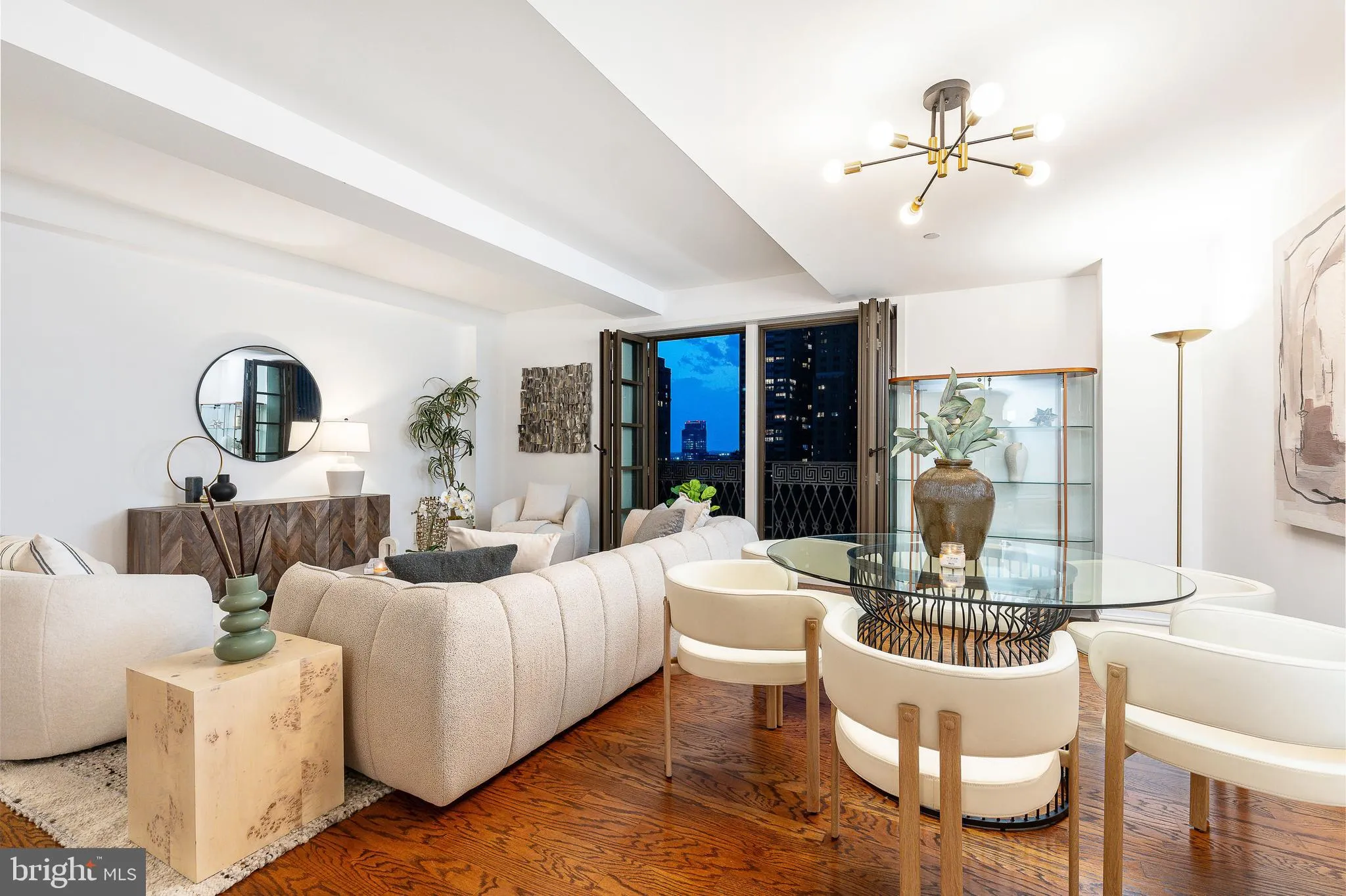 Philadelphia, Pennsylvania 19103, United States, 3 Bedrooms Bedrooms, ,3 BathroomsBathrooms,Residential,Active,167340