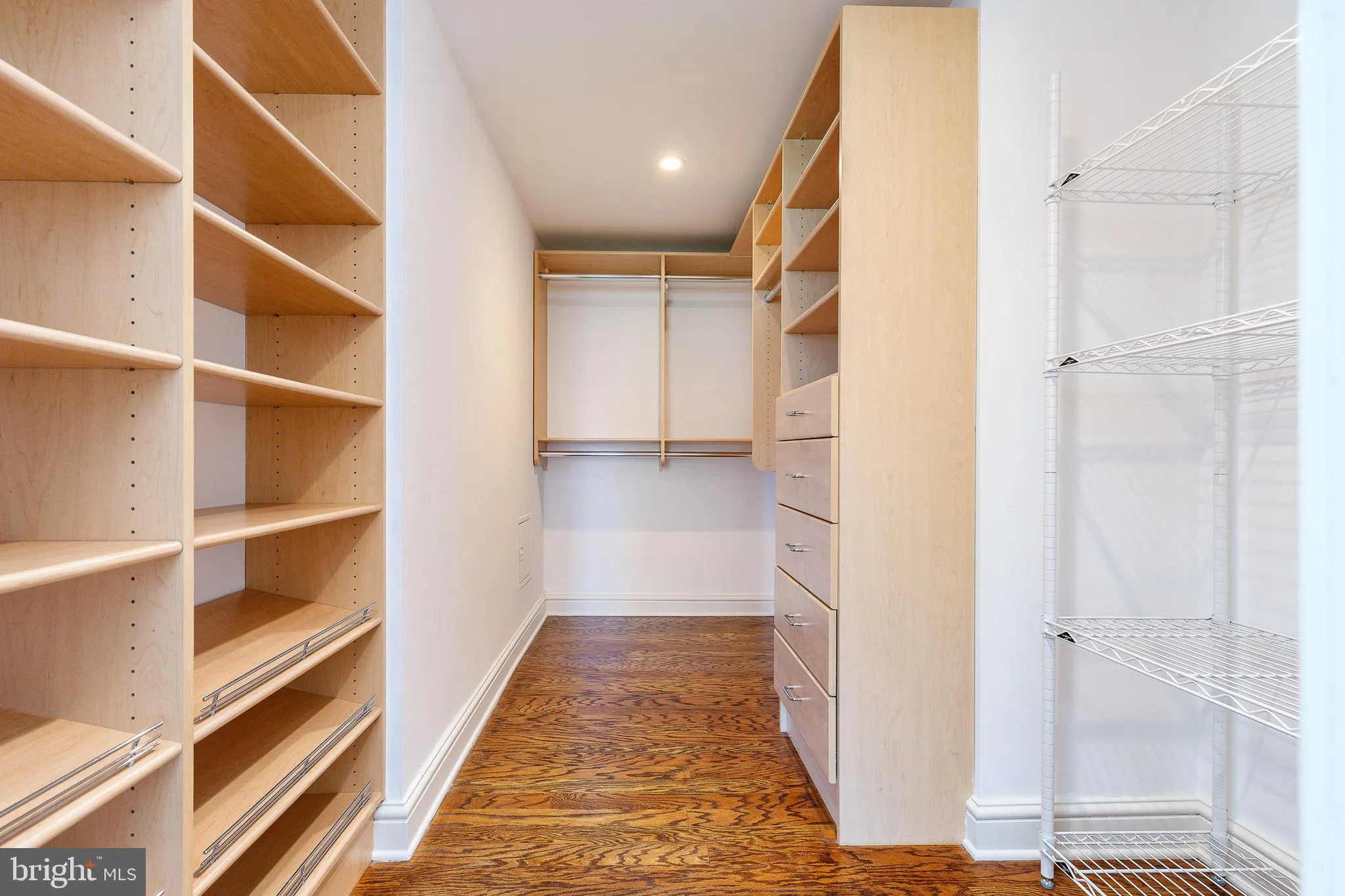 Philadelphia, Pennsylvania 19103, United States, 3 Bedrooms Bedrooms, ,3 BathroomsBathrooms,Residential,Active,167340