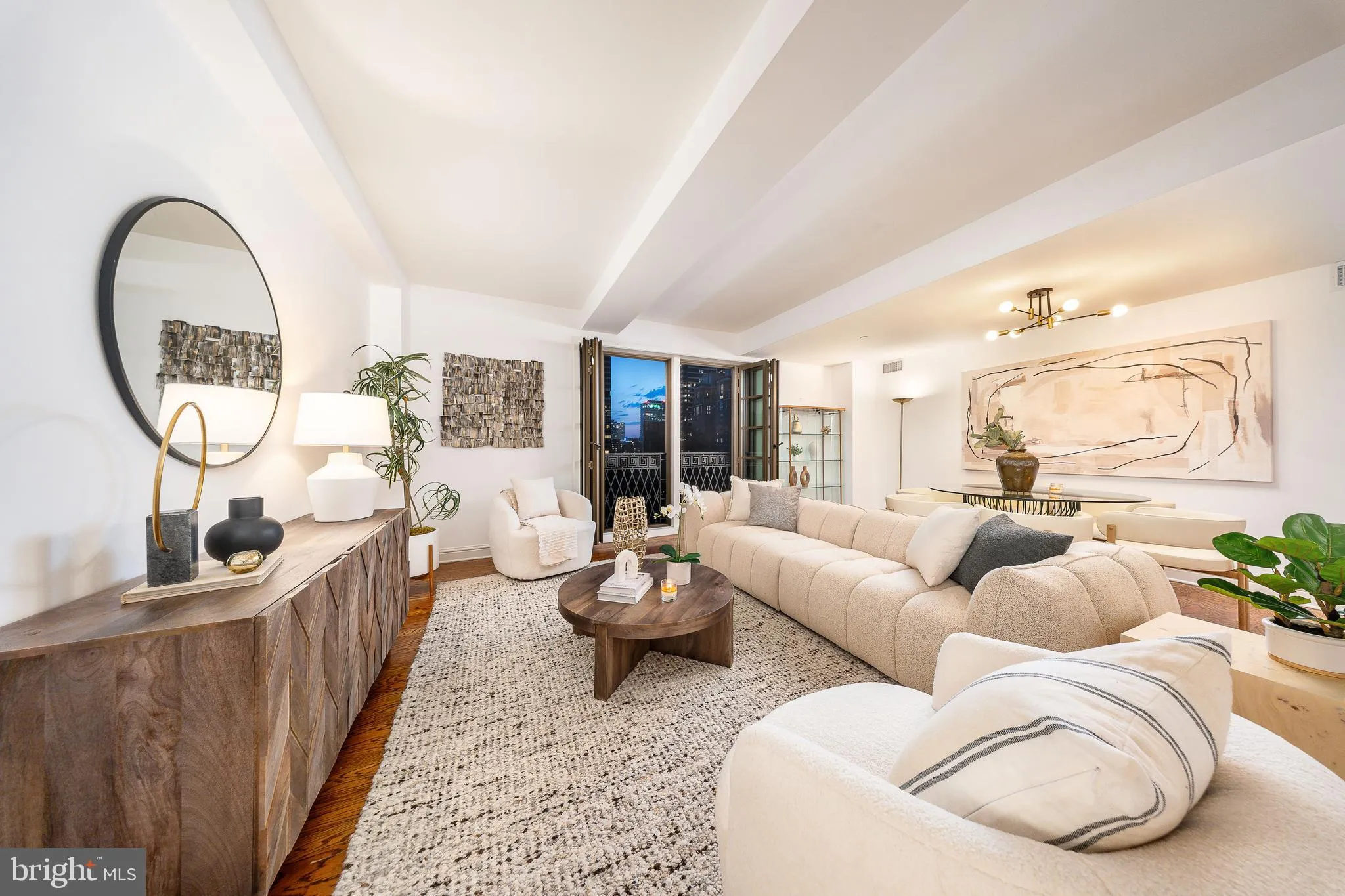 Philadelphia, Pennsylvania 19103, United States, 3 Bedrooms Bedrooms, ,3 BathroomsBathrooms,Residential,Active,167340