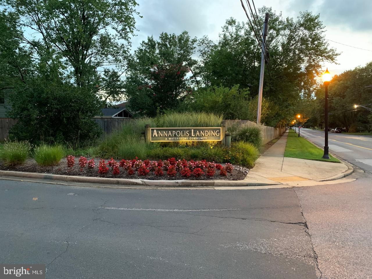 ANNAPOLIS LANDING - Residential