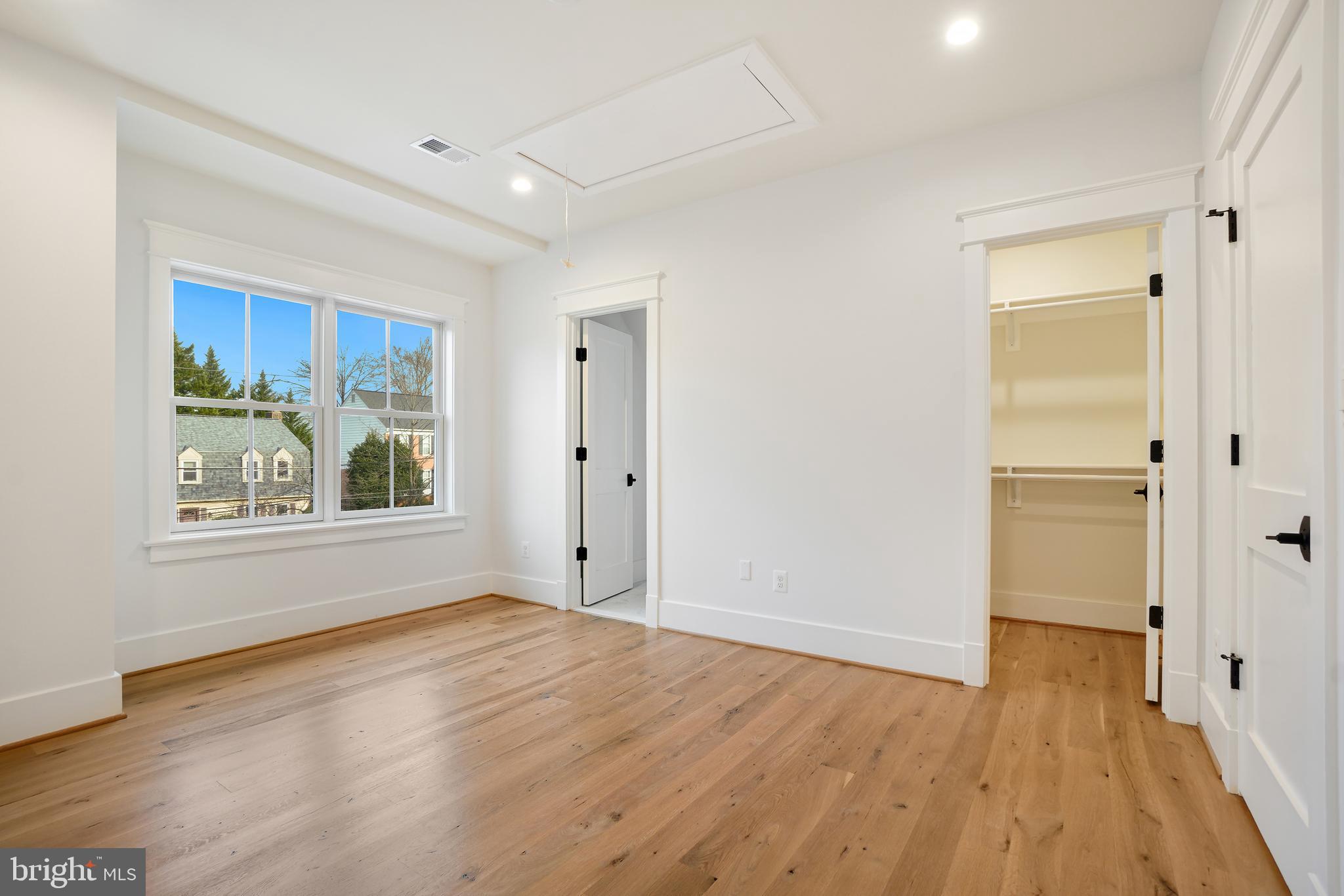 OAKWOOD KNOLLS - Residential