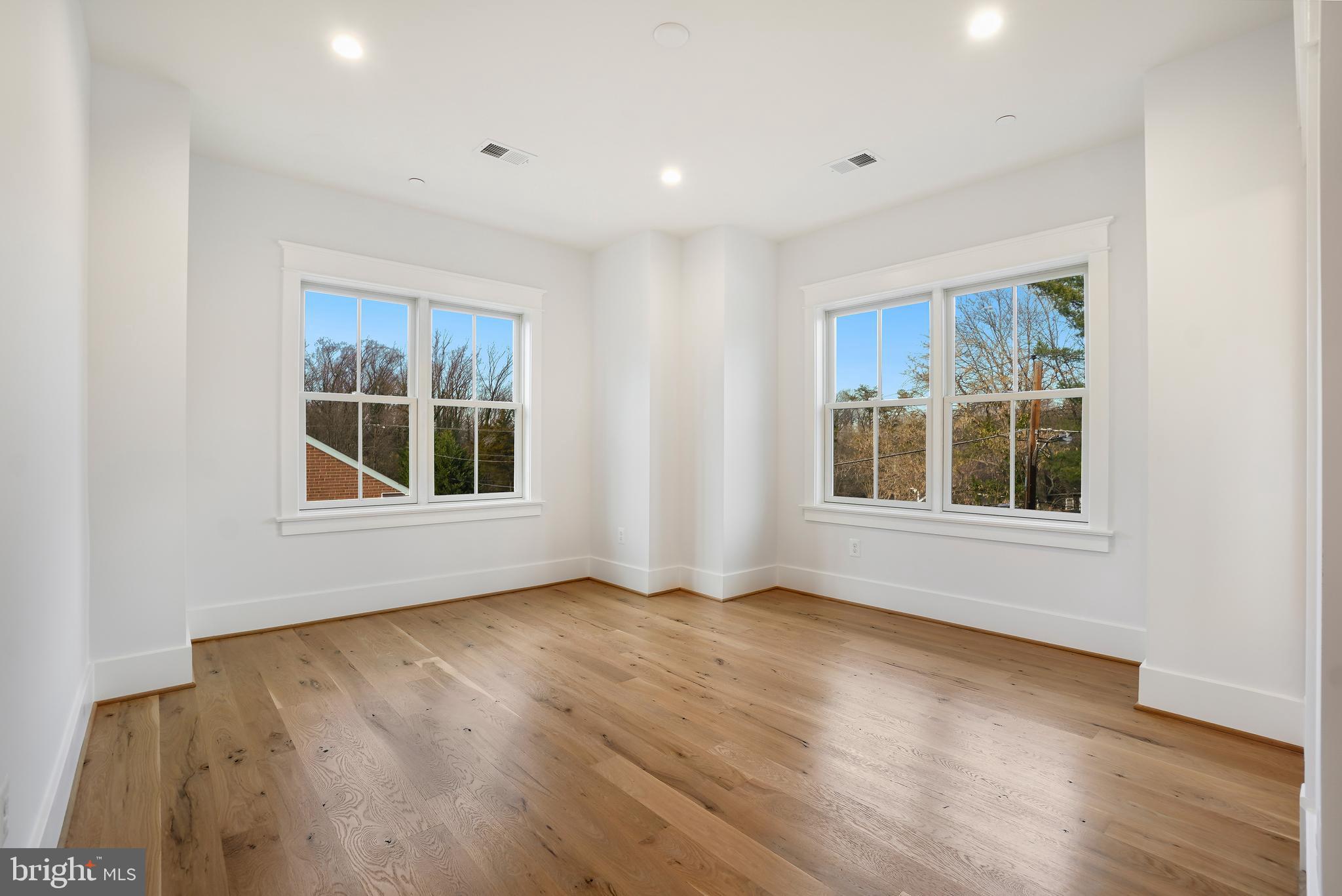 OAKWOOD KNOLLS - Residential