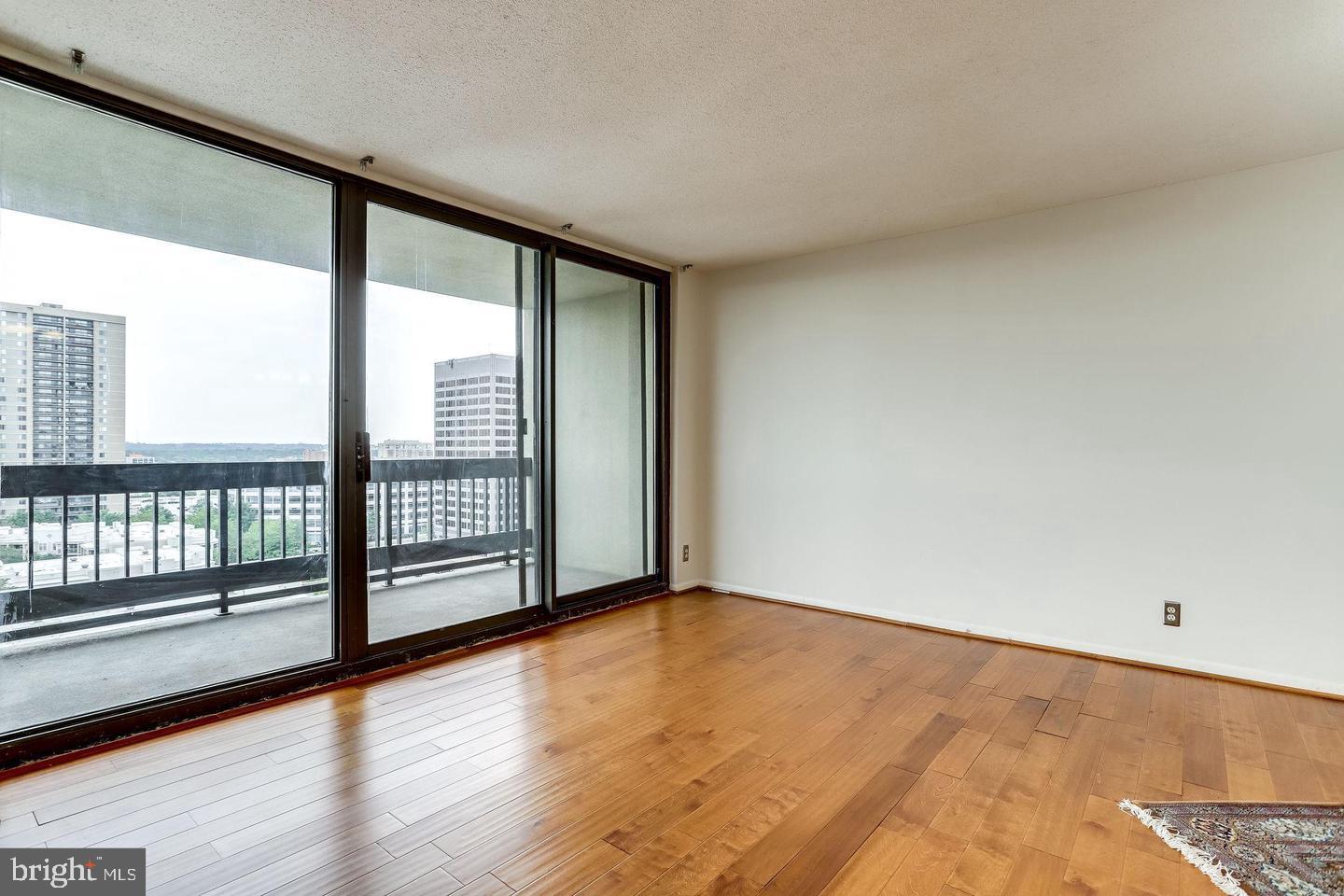 SKYLINE SQUARE CONDO - Residential Lease