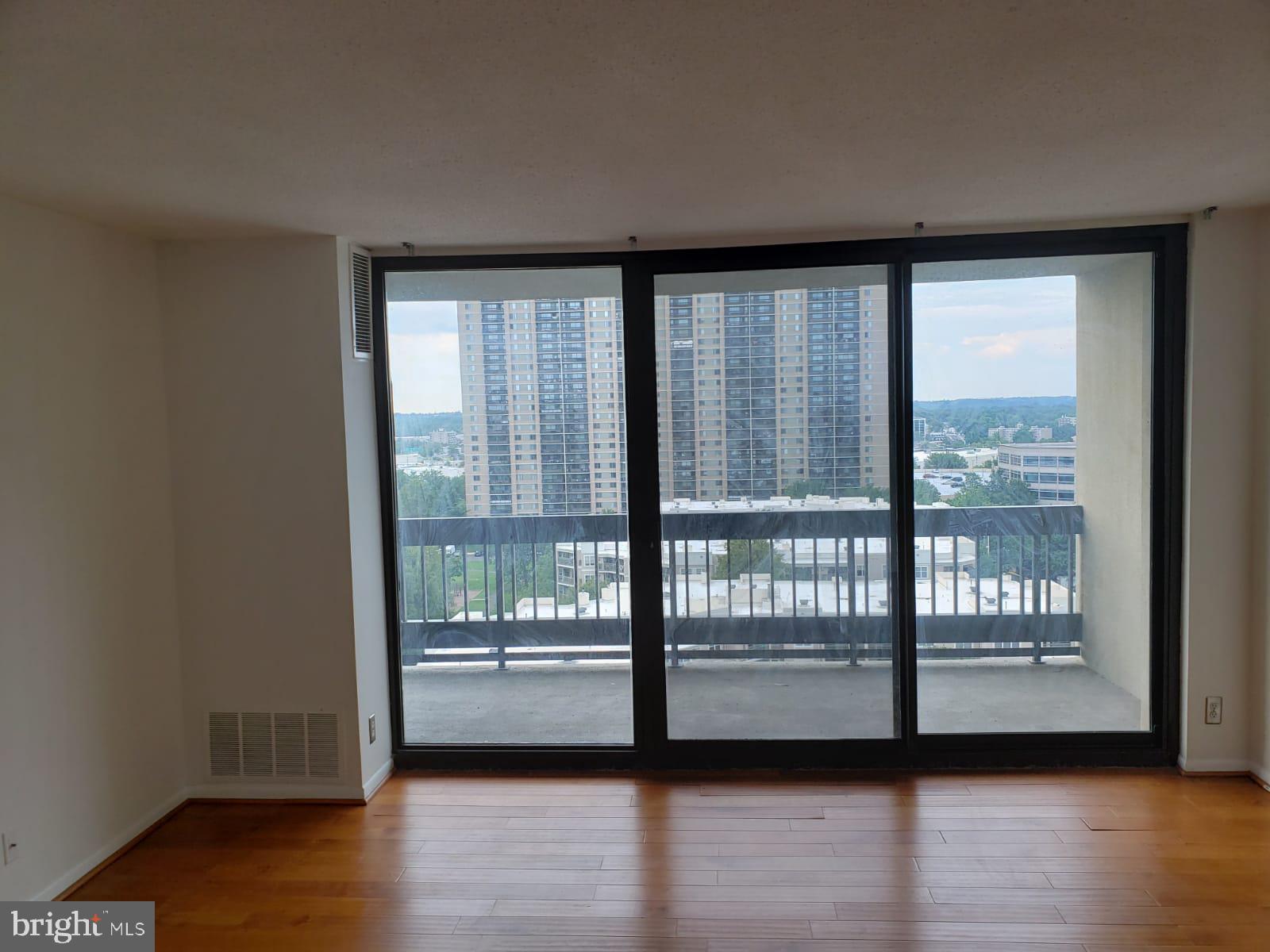 SKYLINE SQUARE CONDO - Residential Lease