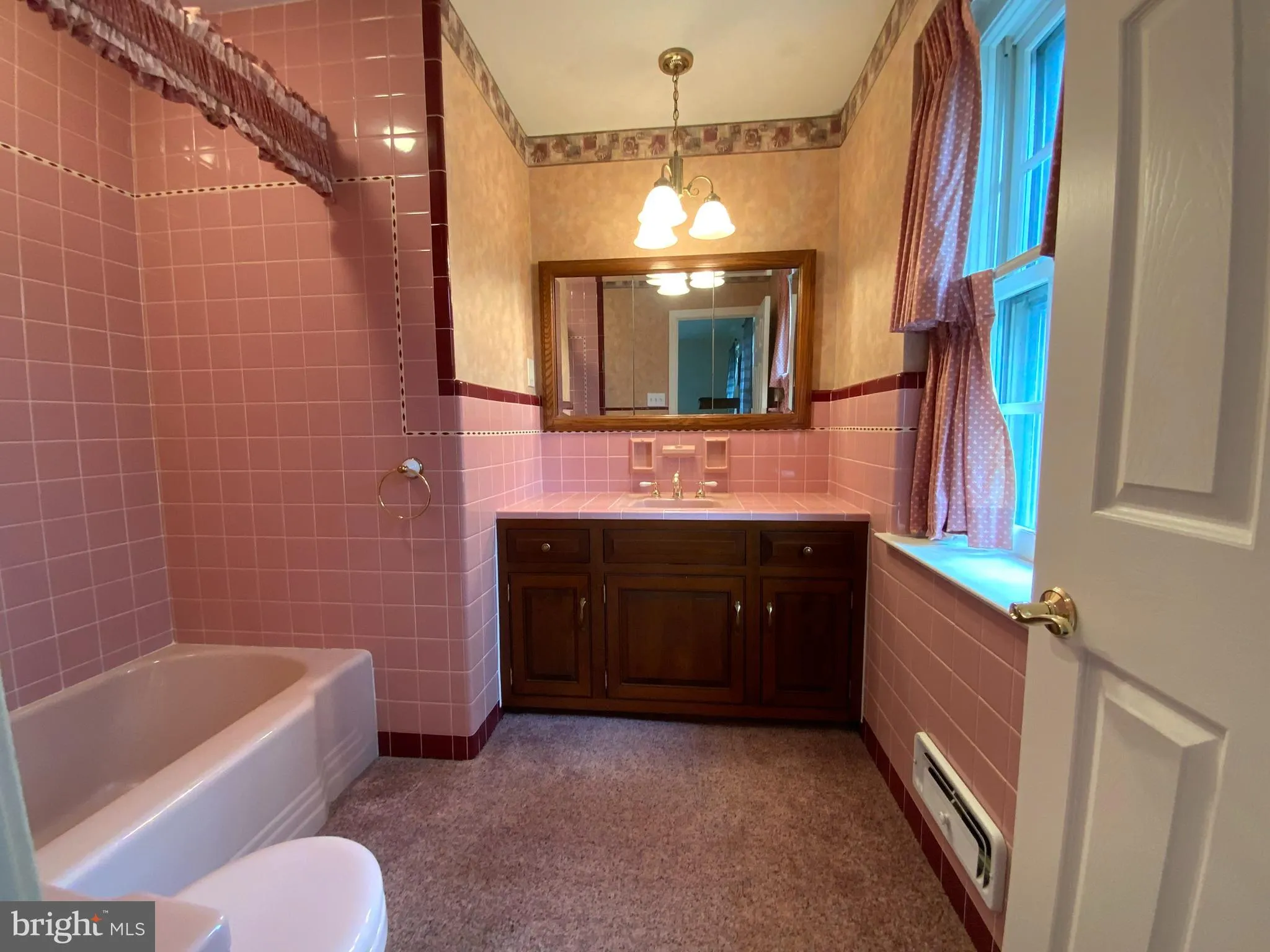 Pottstown, Pennsylvania 19464, United States, 3 Bedrooms Bedrooms, ,2 BathroomsBathrooms,Residential,Pending,103641