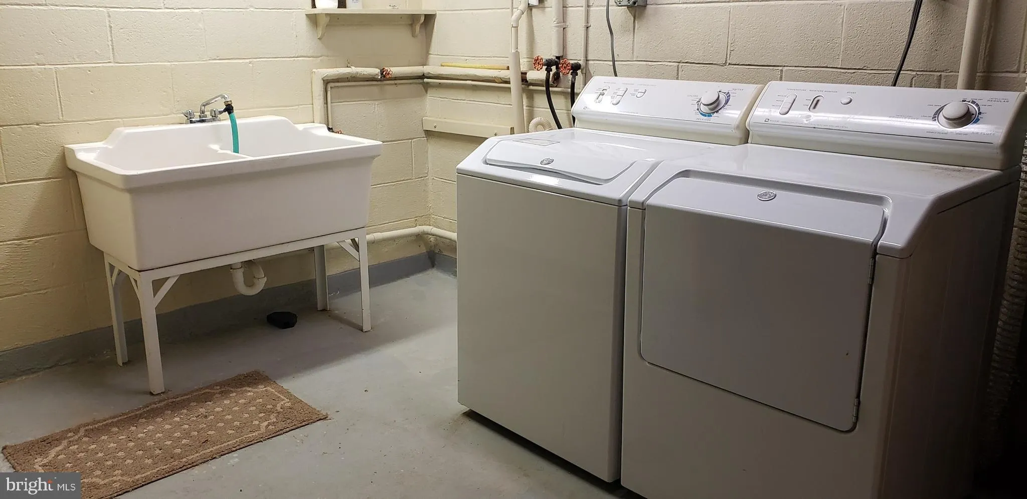 Pottstown, Pennsylvania 19464, United States, 3 Bedrooms Bedrooms, ,2 BathroomsBathrooms,Residential,Pending,103641