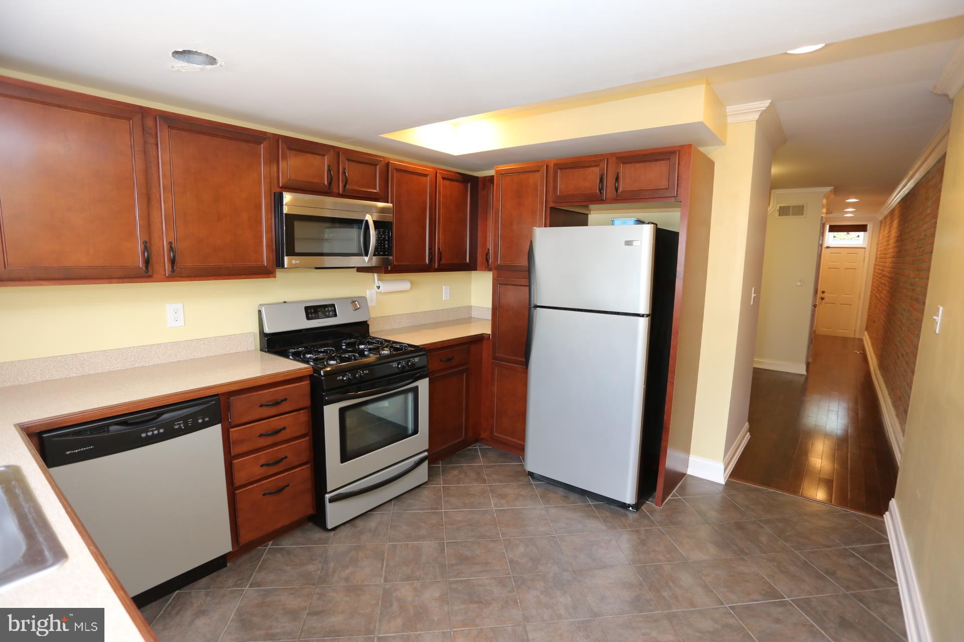 HIGHLANDTOWN - Residential Lease