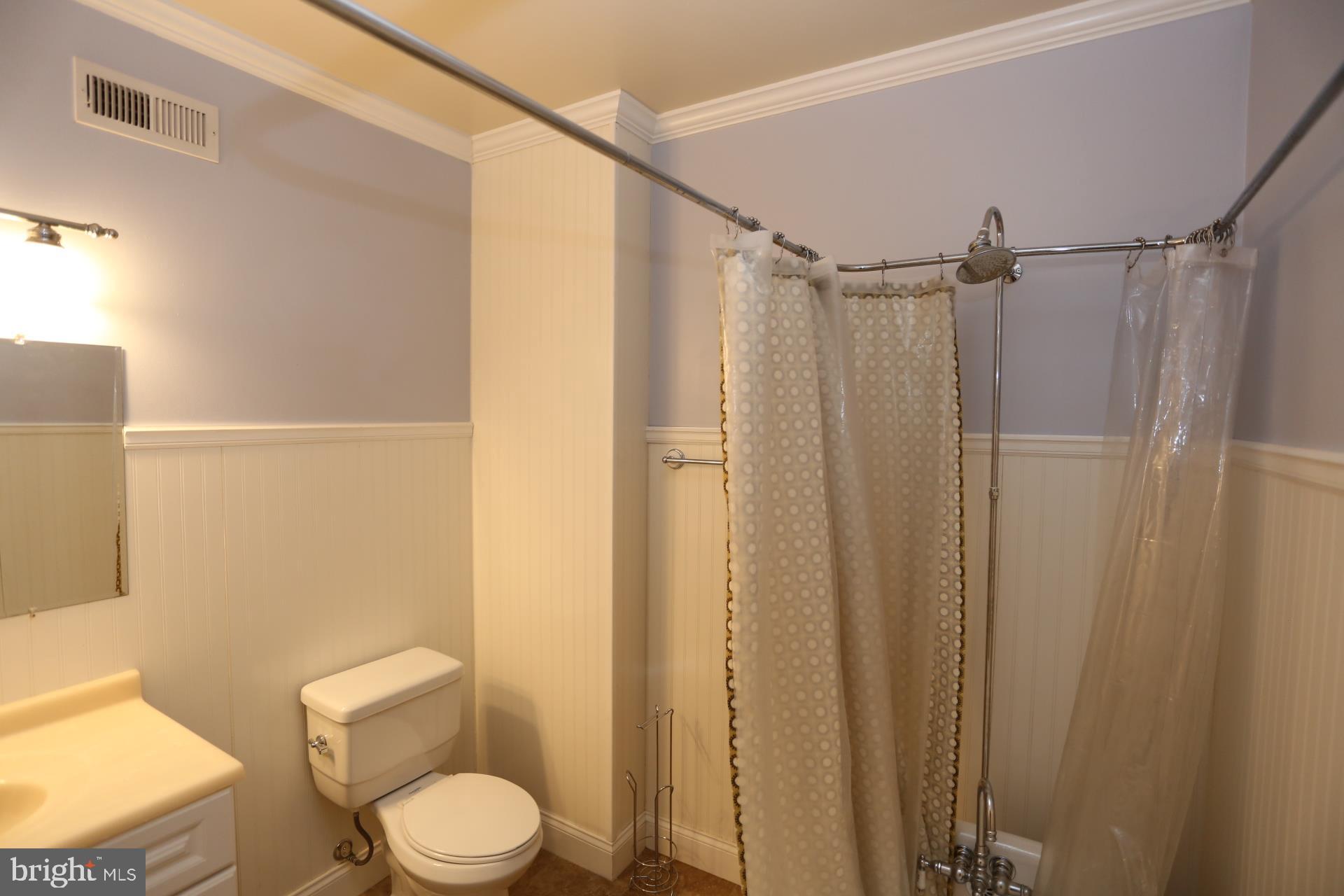 HIGHLANDTOWN - Residential Lease