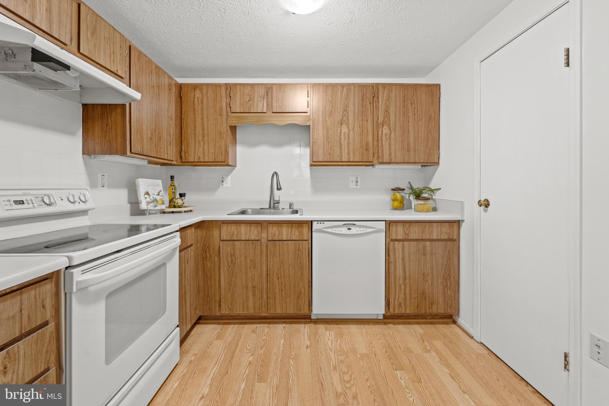 WATERS LANDING - Residential