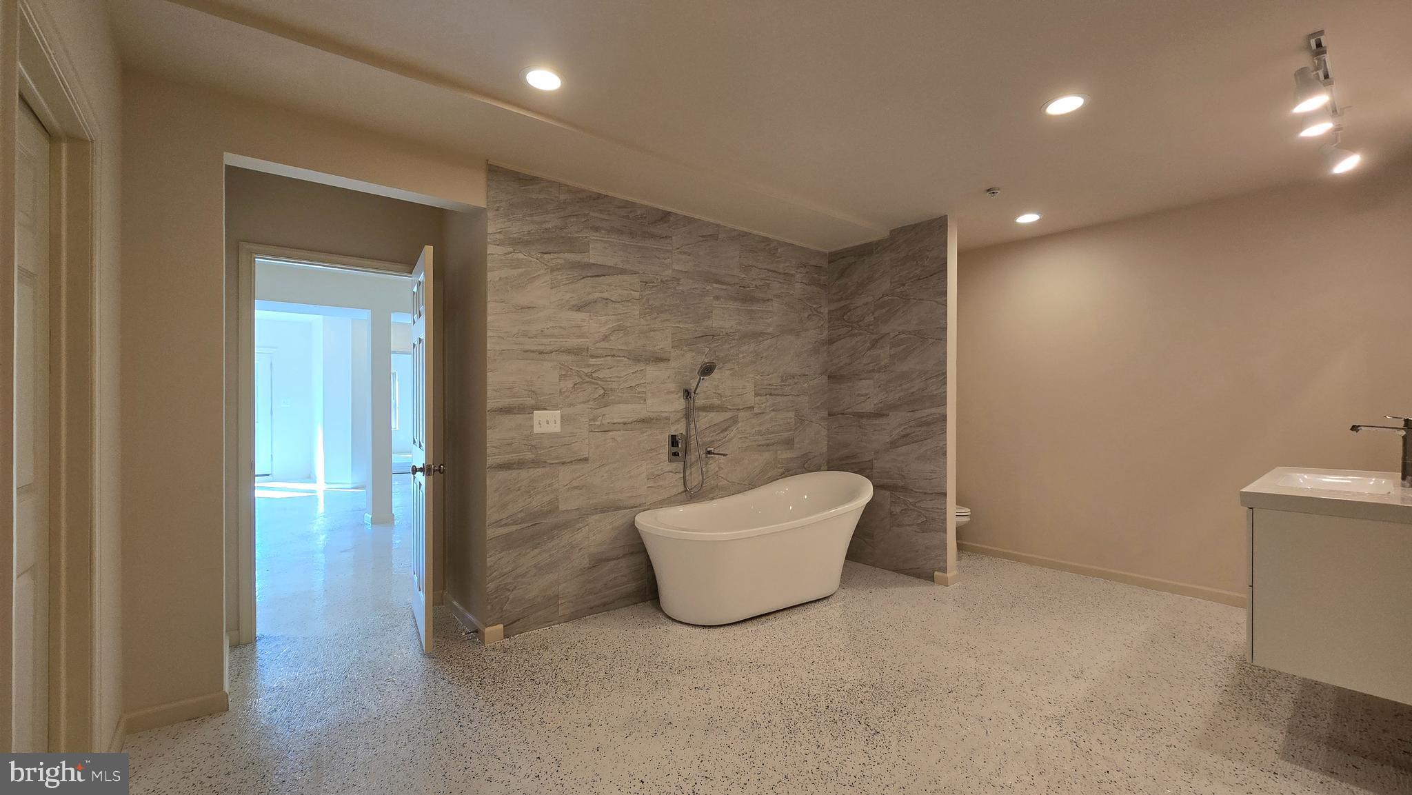 POPLAR RUN - Residential