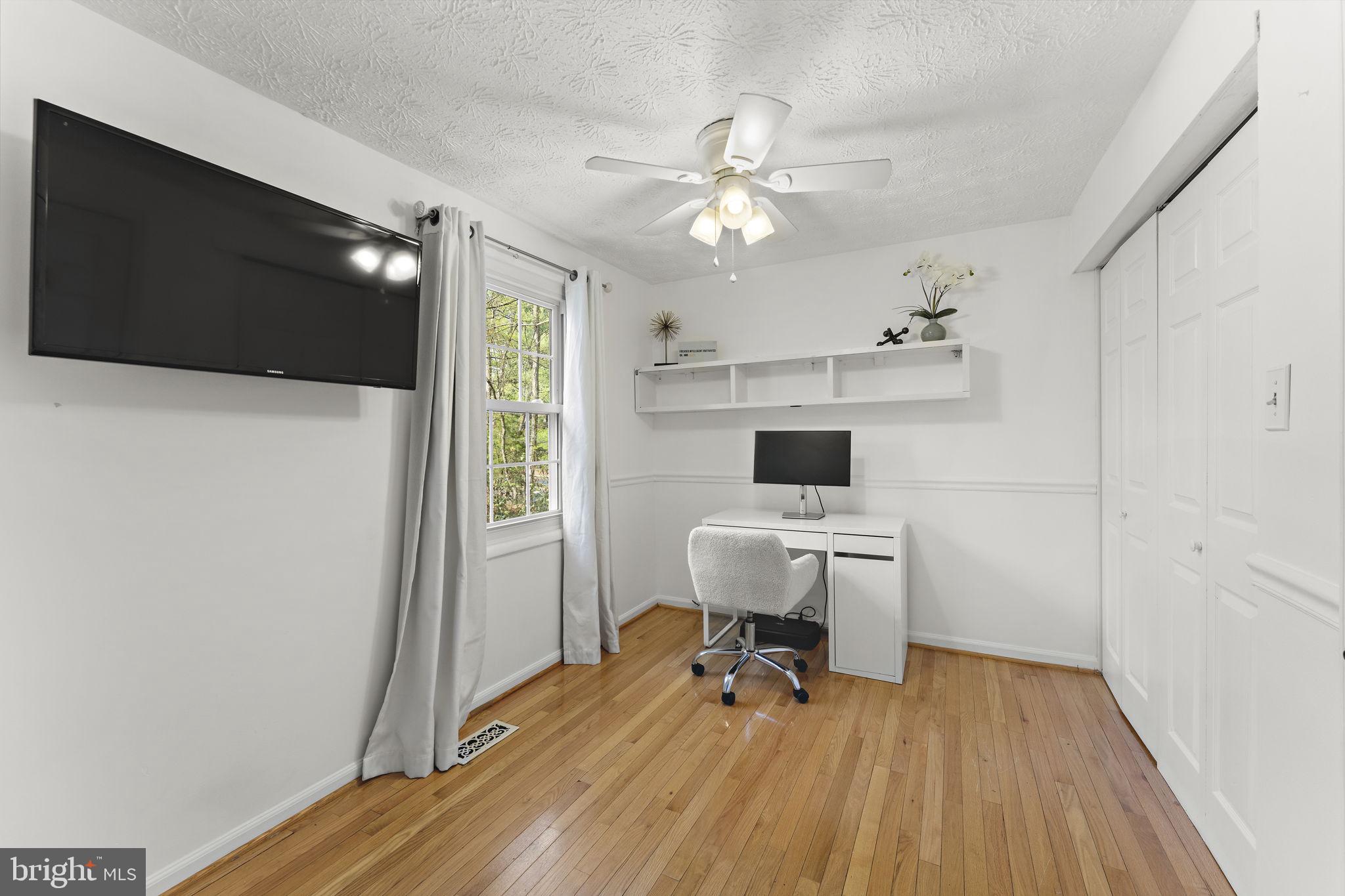 WHITNEY PARK - Residential