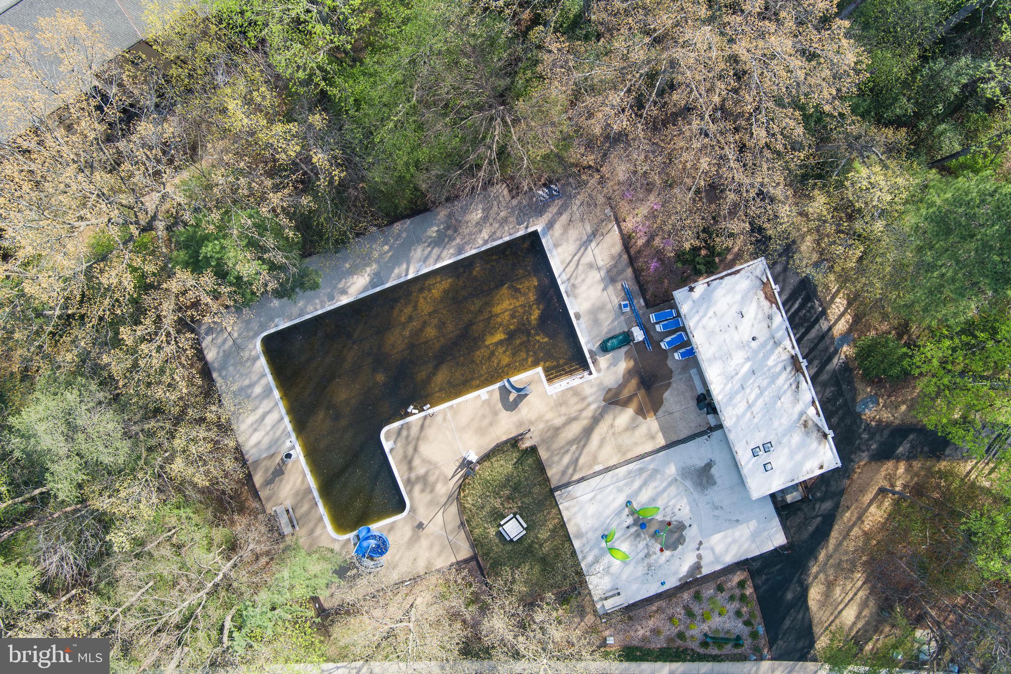 WHITNEY PARK - Residential