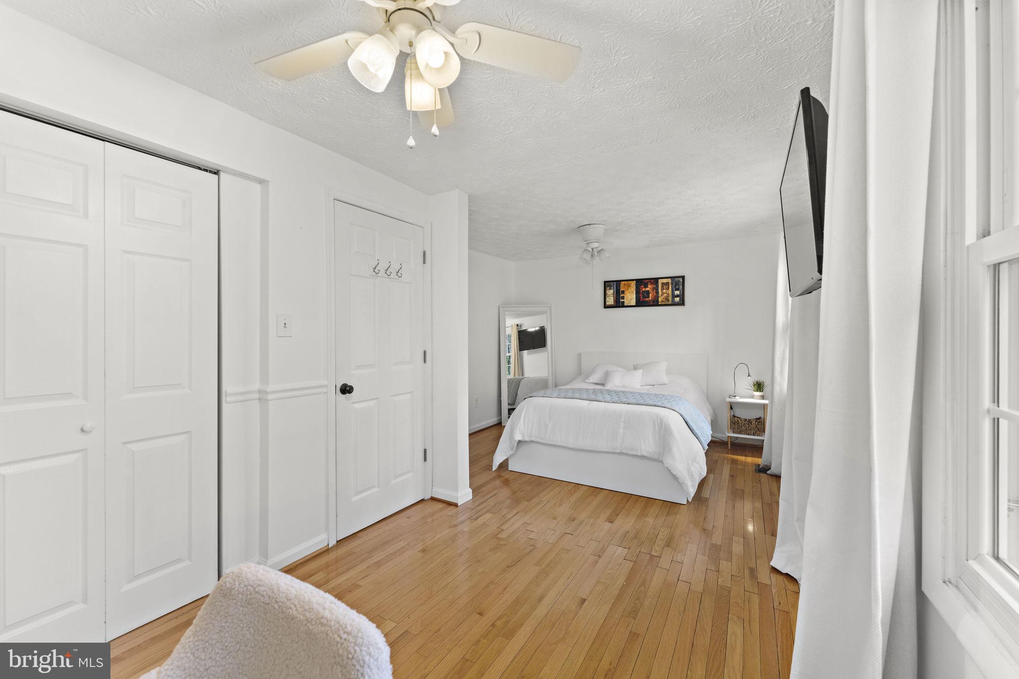 WHITNEY PARK - Residential