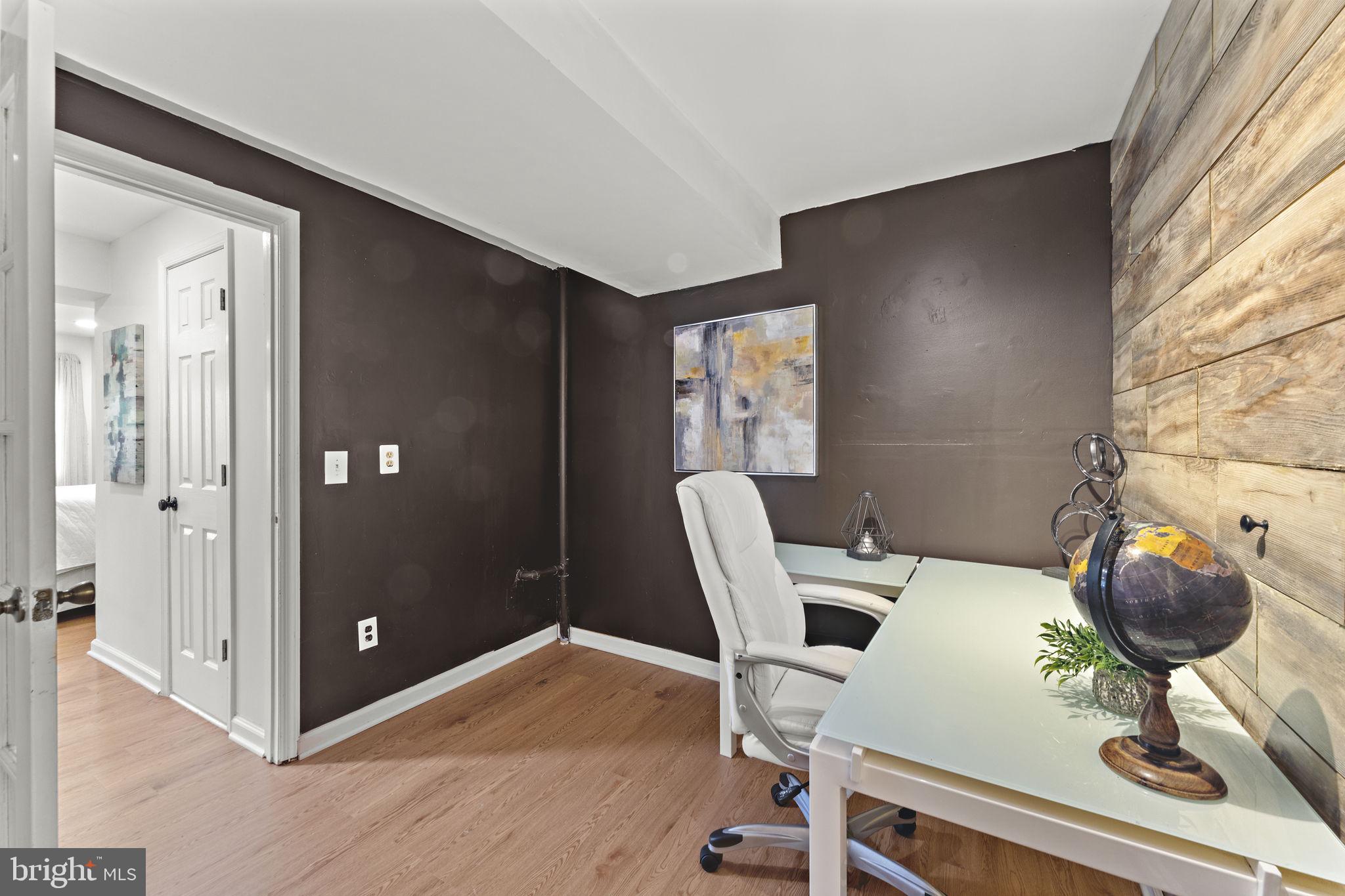 WHITNEY PARK - Residential