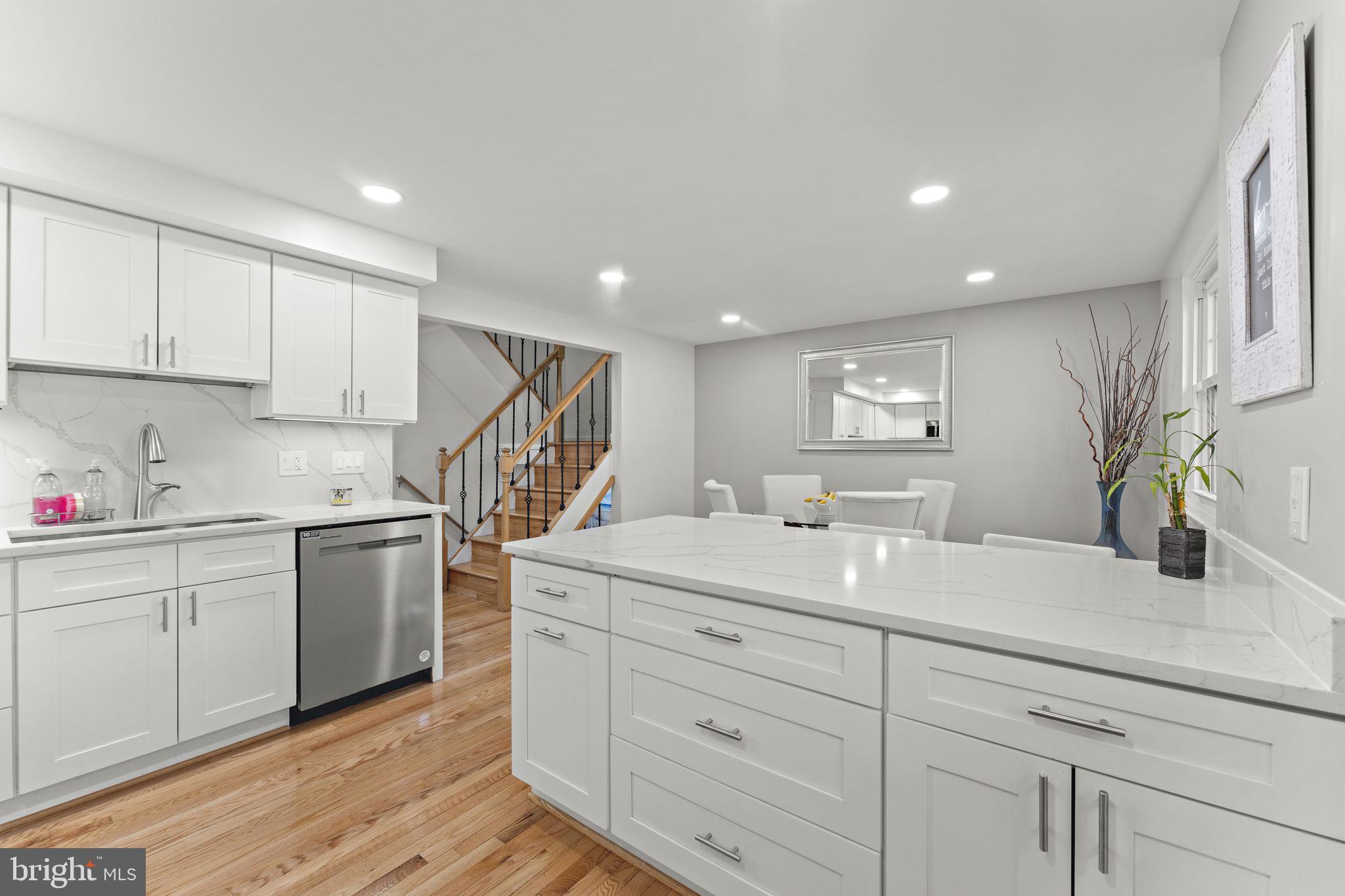 WHITNEY PARK - Residential