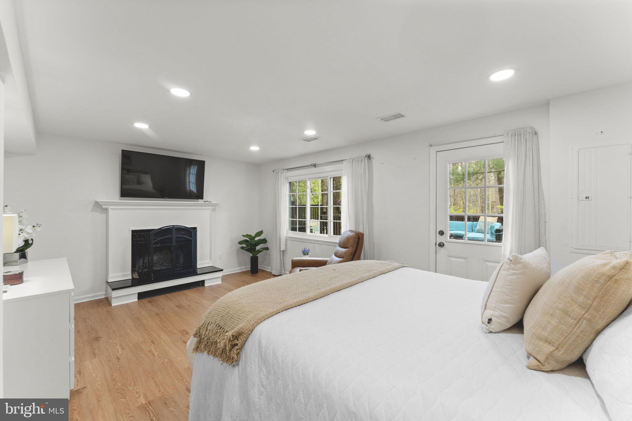 WHITNEY PARK - Residential