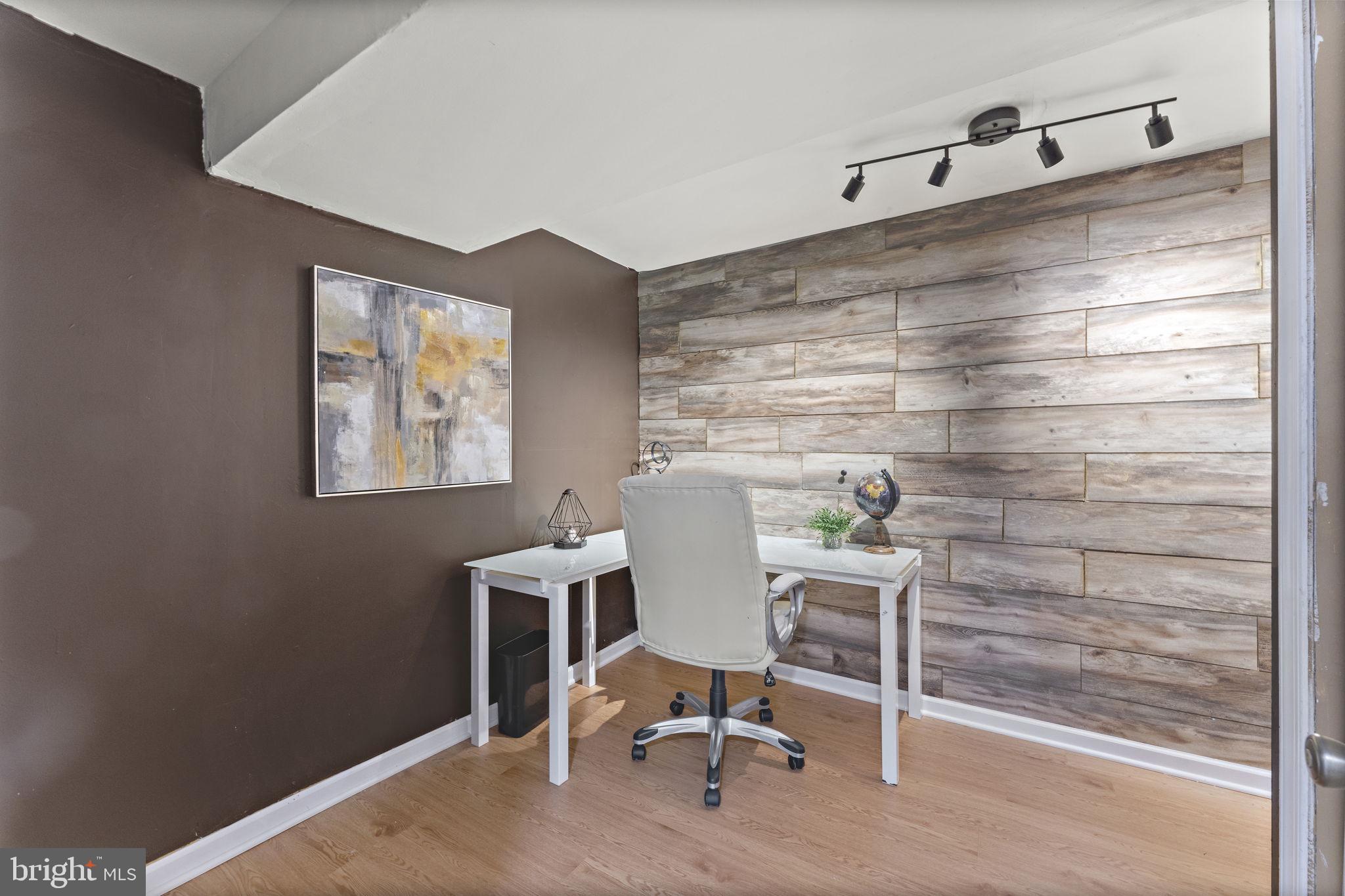 WHITNEY PARK - Residential