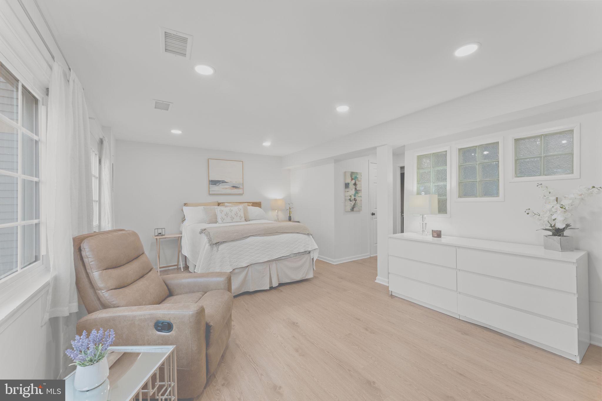 WHITNEY PARK - Residential